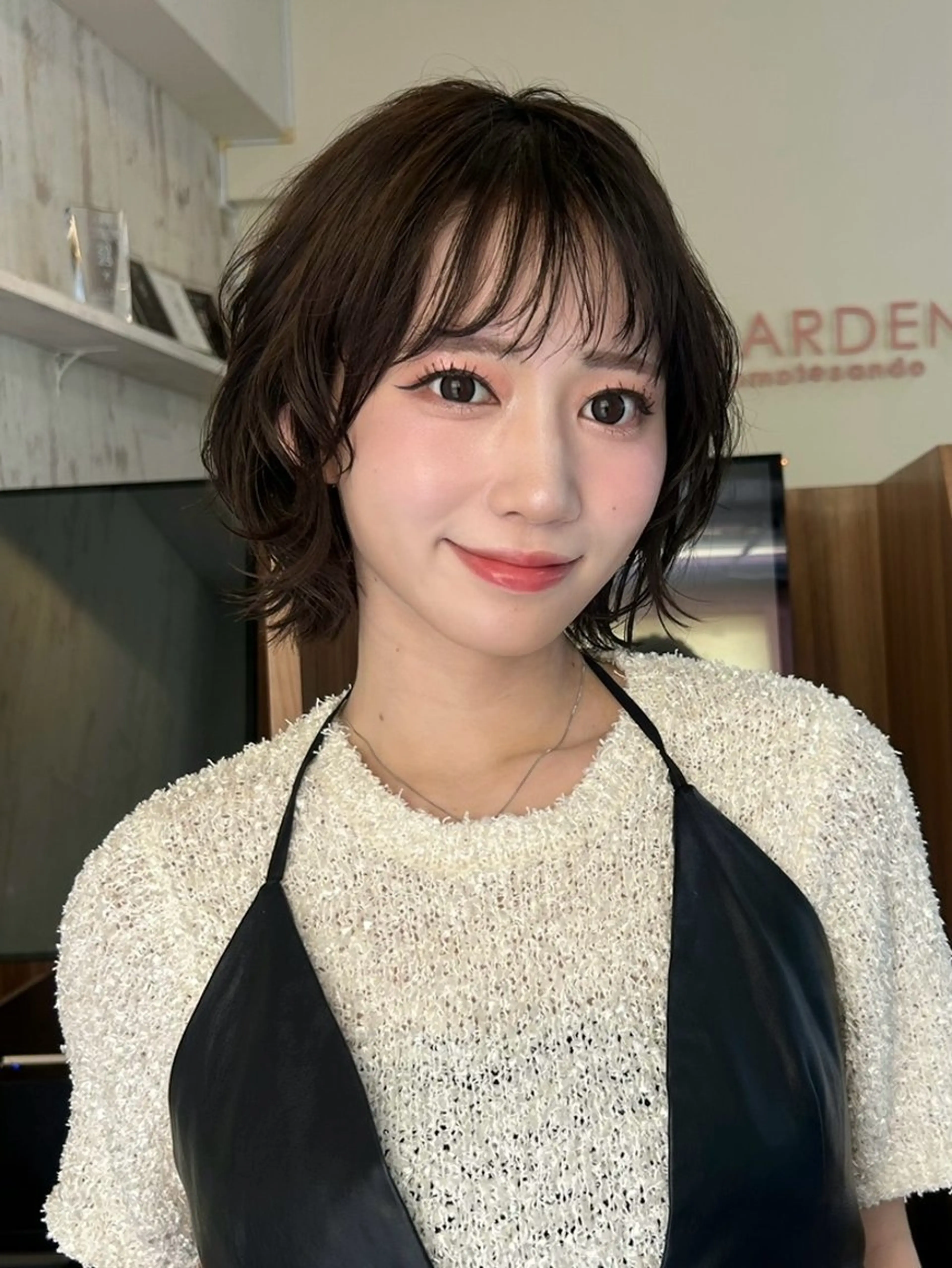 ショート カラー パーマ レイヤー/ボブ/透明 感カラー/佐藤奈由のヘアスタイル