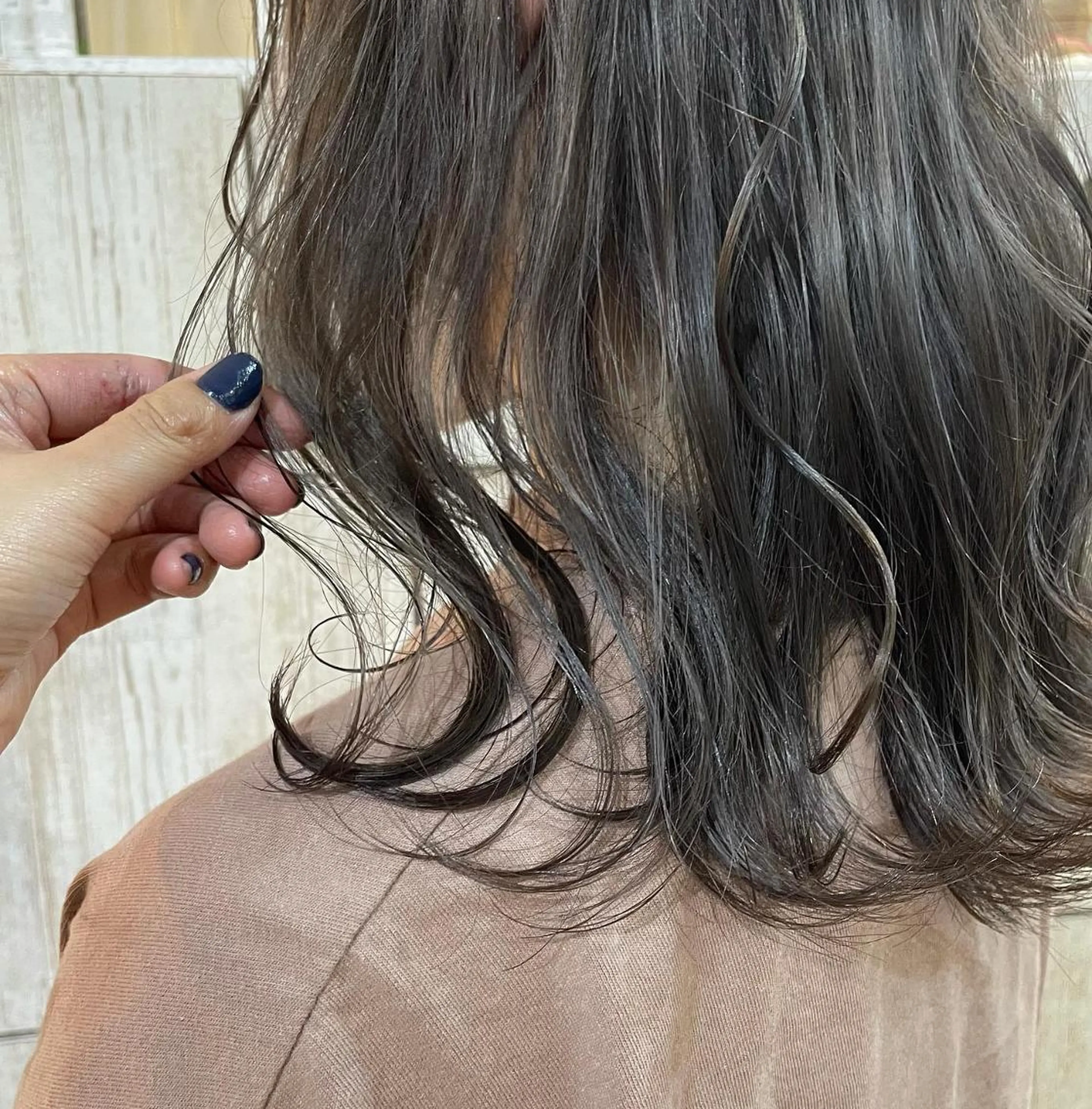 ショート カラー パーマ ヘアアレンジ メンズ キッズ ネイル マツエク・マツパ メンズブリーチ メンズハイトーン メンズ韓国風 ブリーチ ブルーカラー Saffyハリウッド トリートメント◎のヘアスタイル