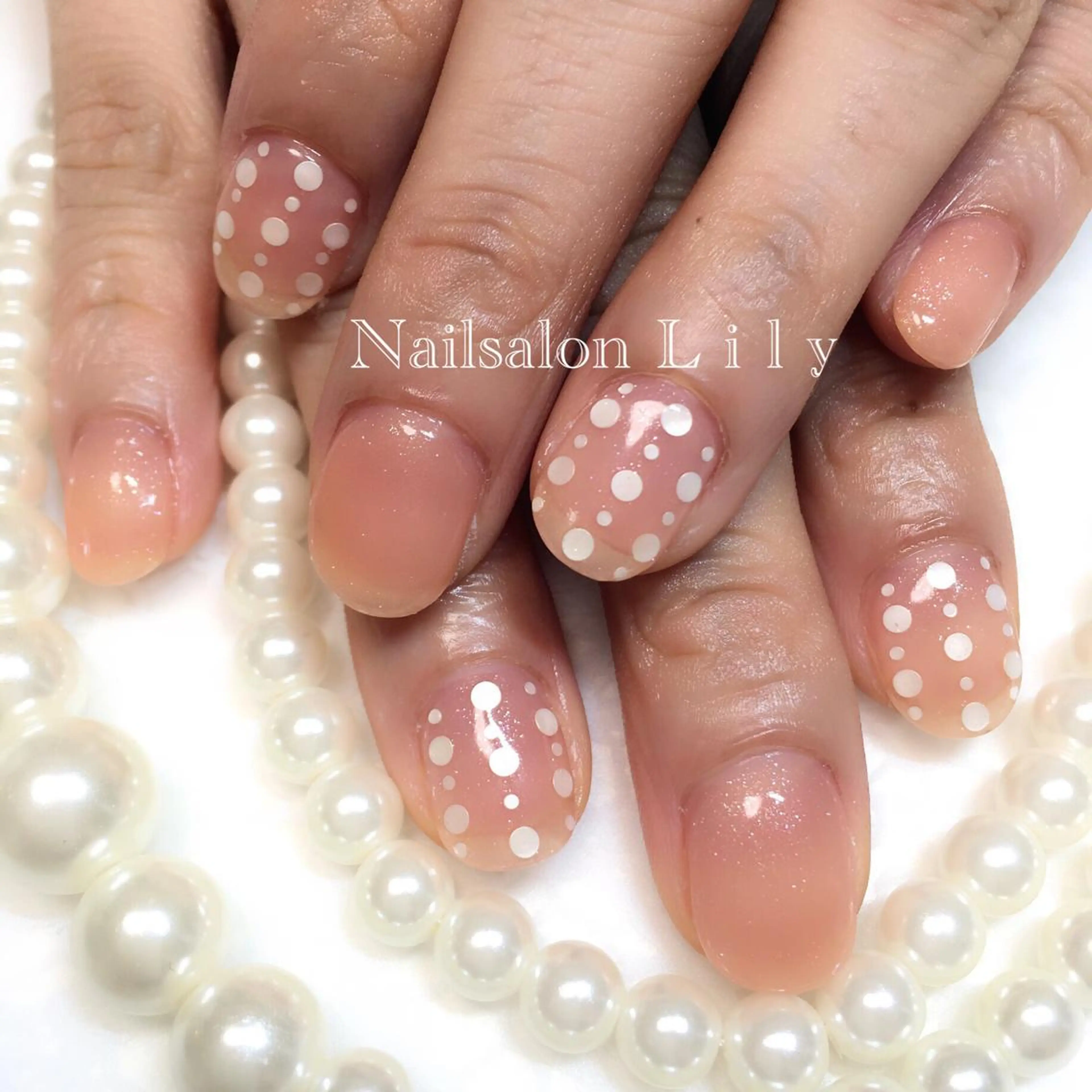 ネイル ドット ホログラムネイル Lily*nail 🌻Mii🌻のネイルデザイン