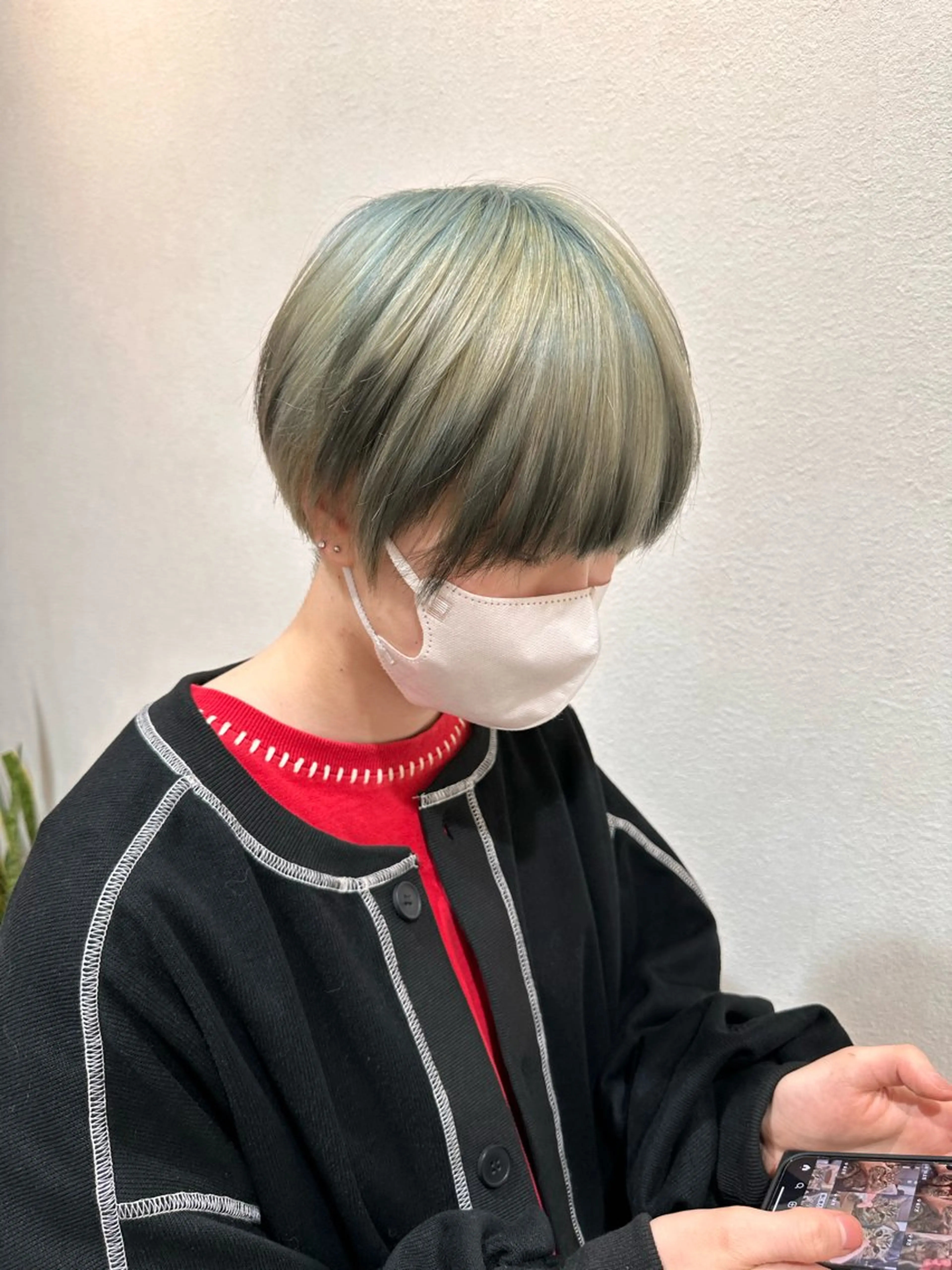 ショート カラー ブリーチ ブルーカラー アメイジングヘアー 千歳店　福嶋のヘアスタイル