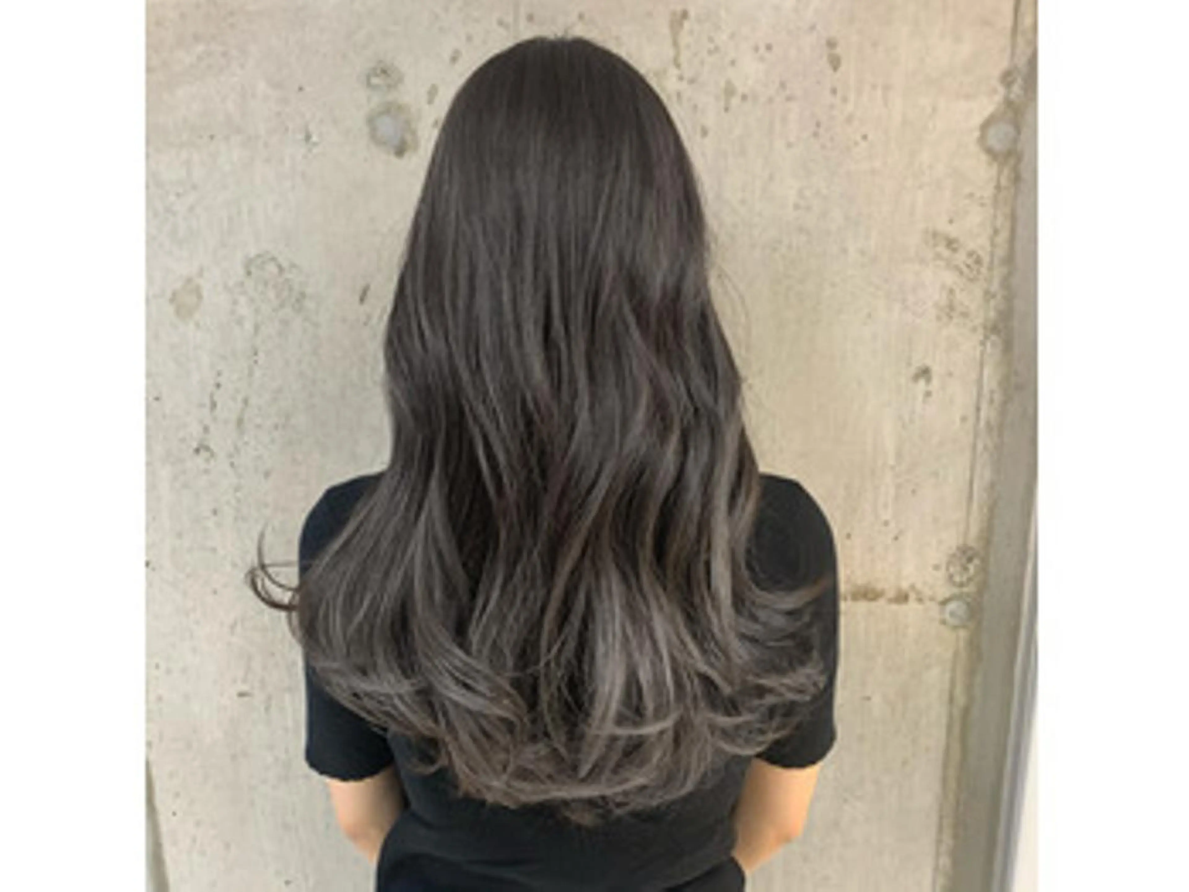 ロング カット ヘアカラー LadA hair.makeのヘアスタイル