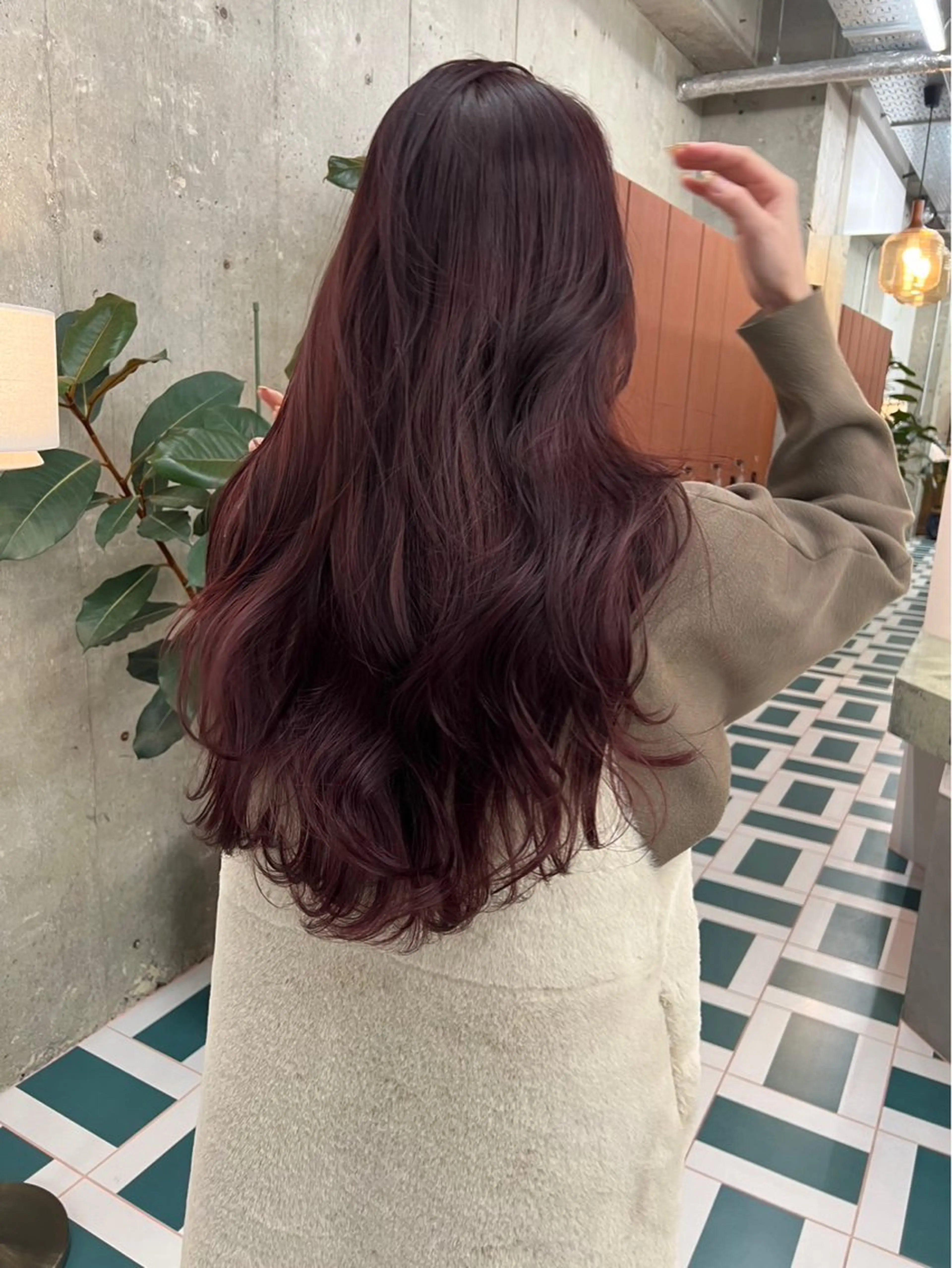 ロング カラー ブリーチ 透明感カラー ダブルカラー ブリーチなしカラー 髪質改善 カット ヘアカラー レイヤーボブ/名駅/ くびれボブ/縮毛矯正のヘアスタイル