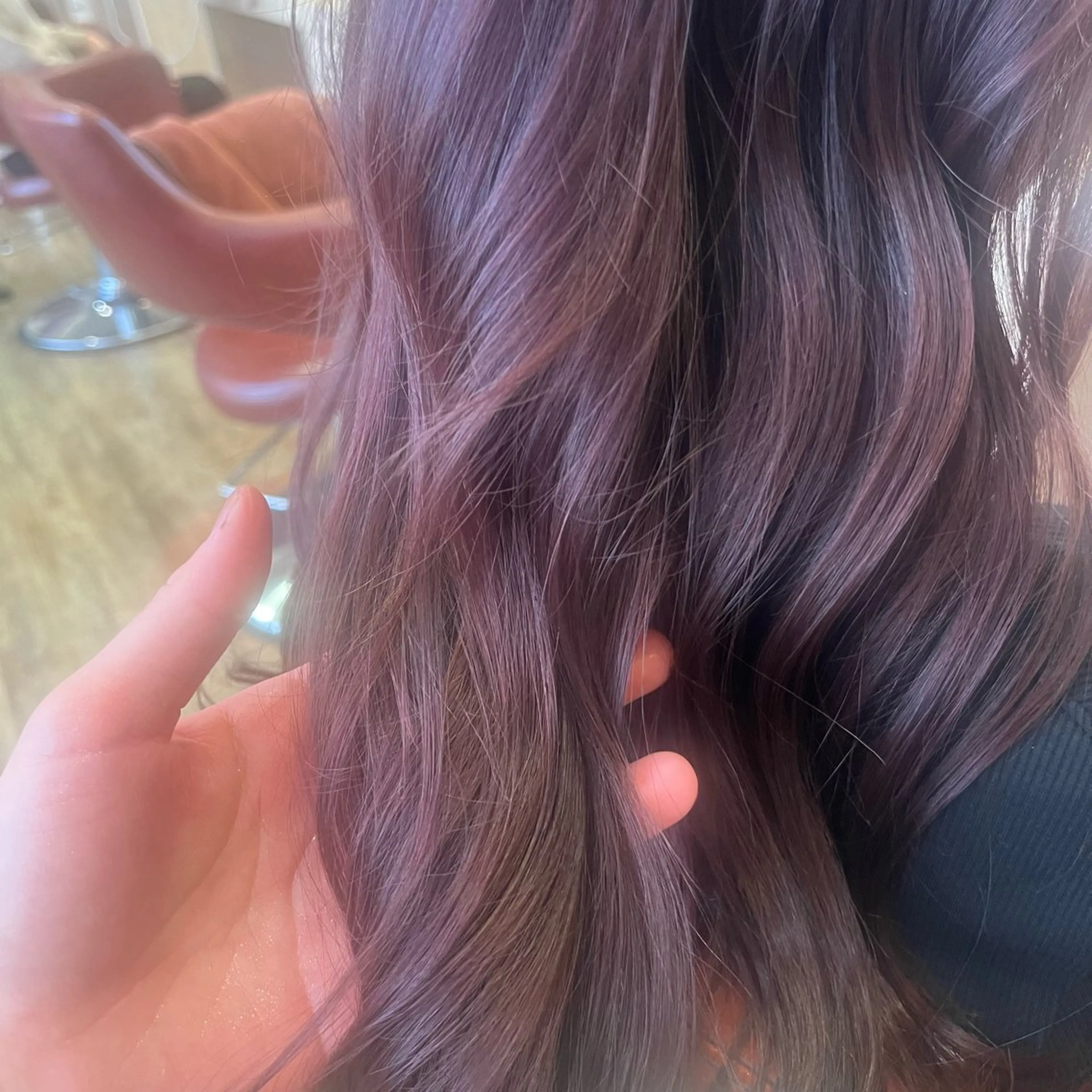 カラー アトリエファゴ Noaのヘアスタイル