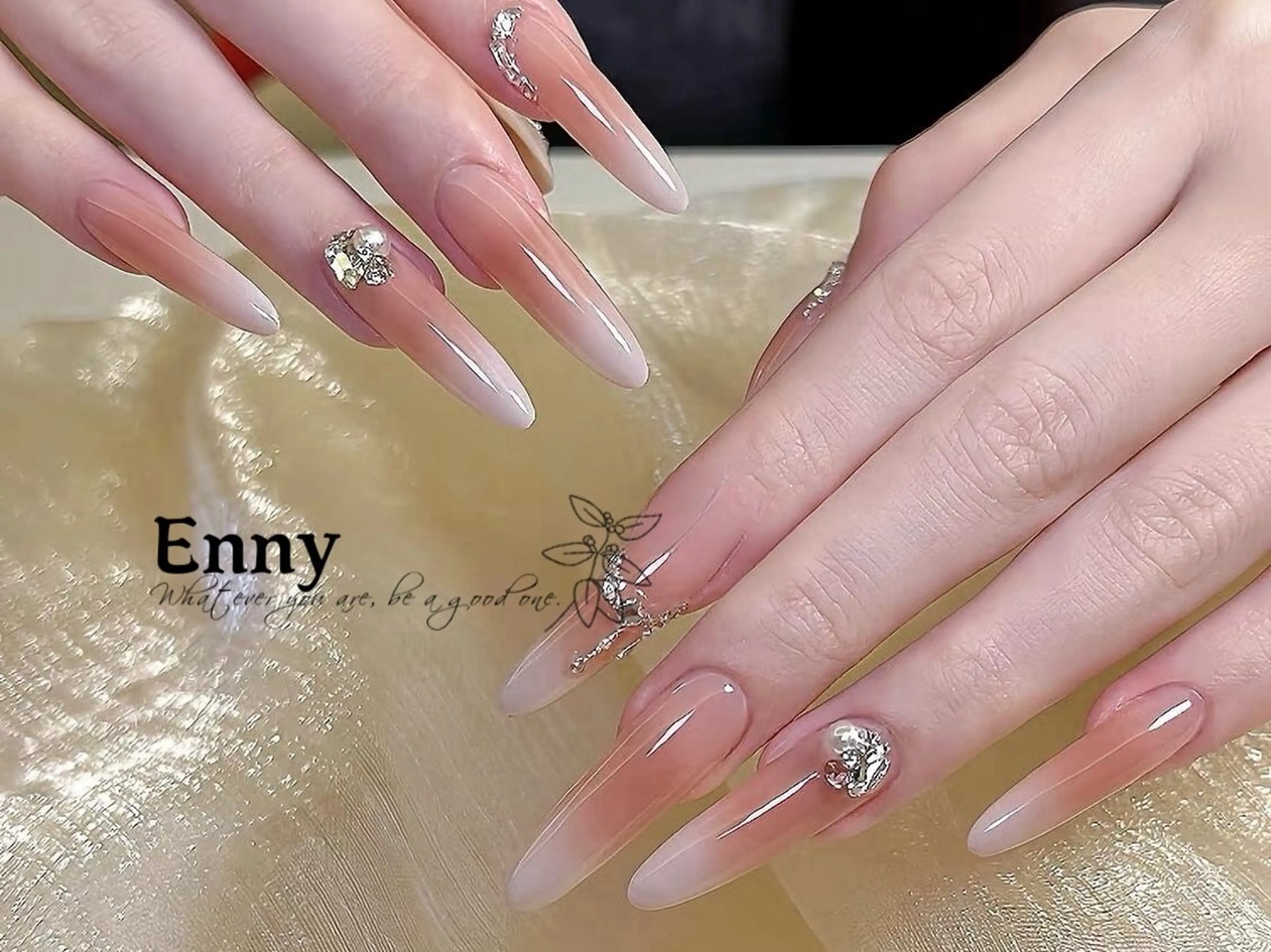 ネイル チークネイル 長さ出し フラッシュネイル フットネイル フレンチネイル Enny ネイルサロンのネイルデザイン