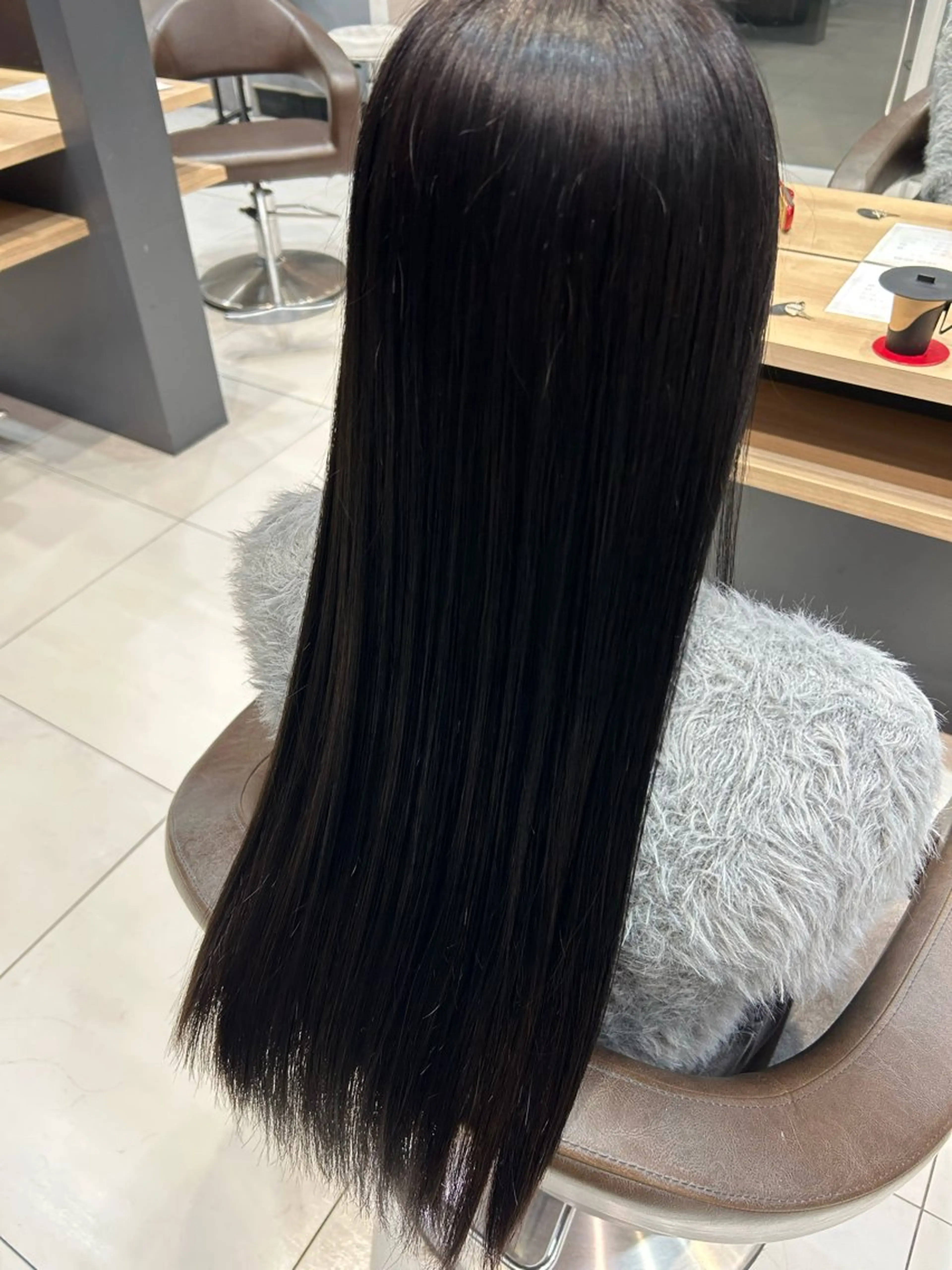 ロング 𝖱𝖺𝗂𝗆𝗎 / 髪質改善カラーのヘアスタイル