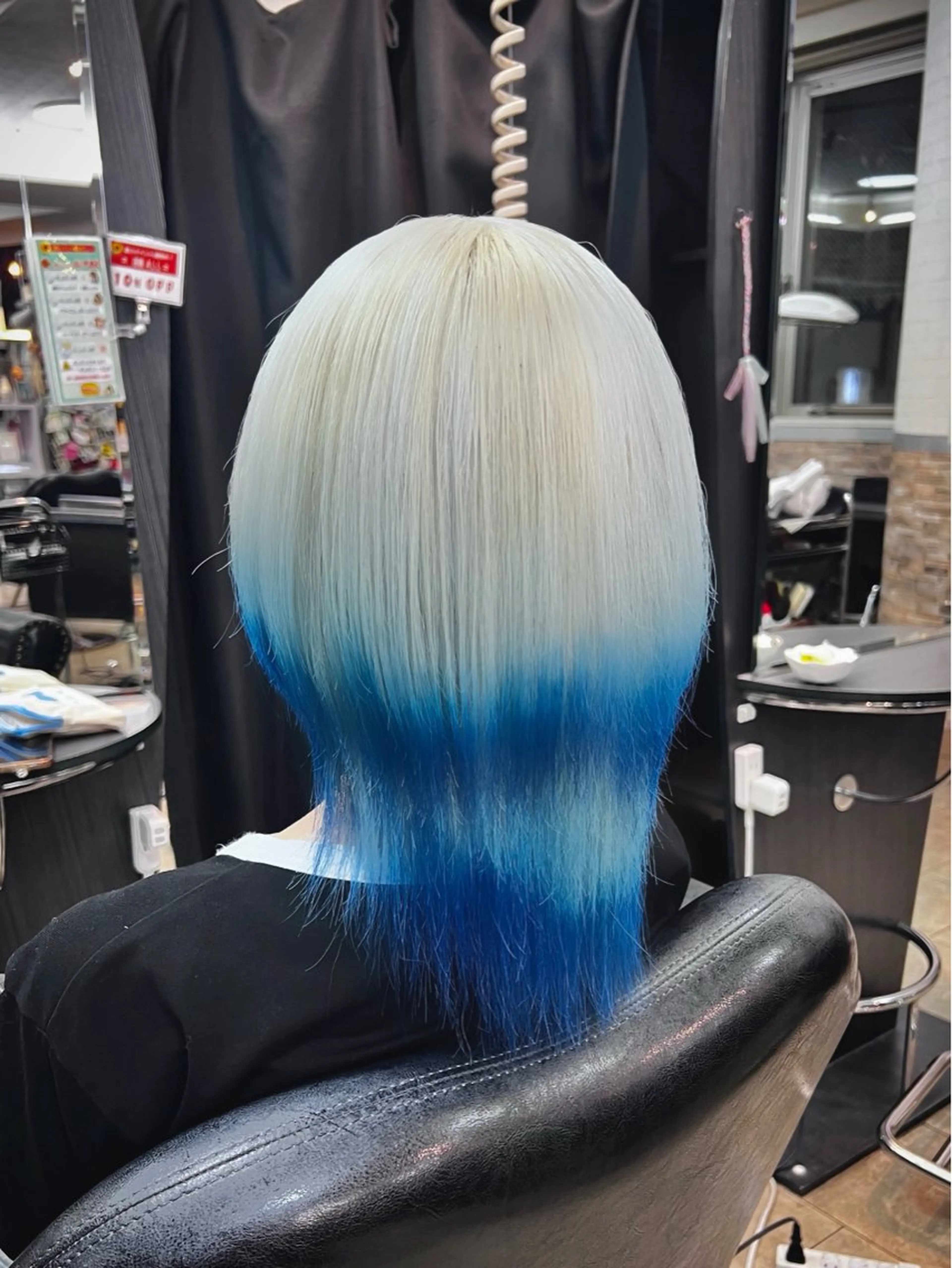 カラー ブリーチ ブルーカラー 透明感カラー デザインカラー ヘアカラー V系ウルフ/ホワイト ブリーチ/🐺Rinのヘアスタイル