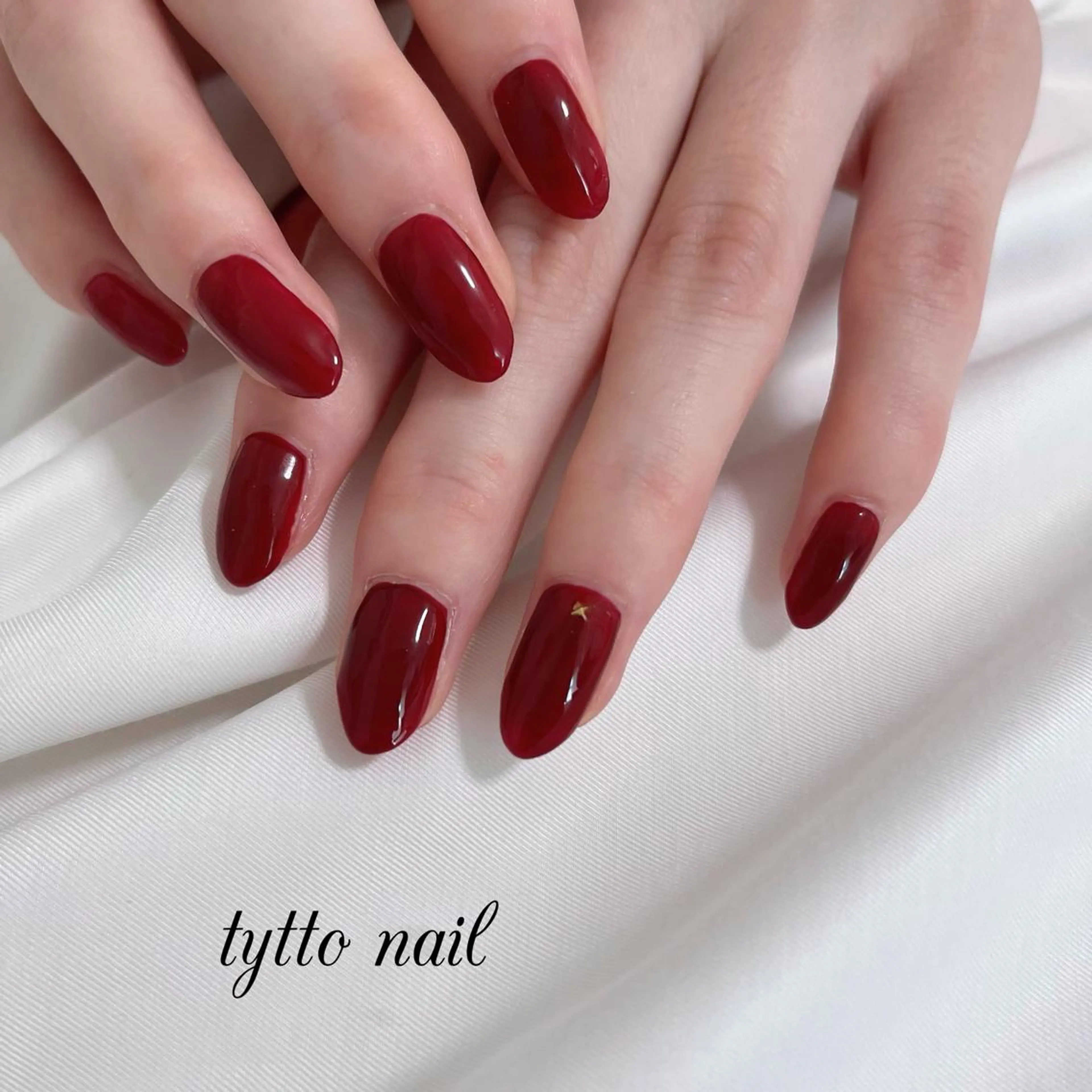 ネイル ボルドー オフィスネイル ワンカラーネイル 赤色 シンプルネイル ハンドネイル tytto nail ❤︎‪‪eri‪‪のネイルデザイン