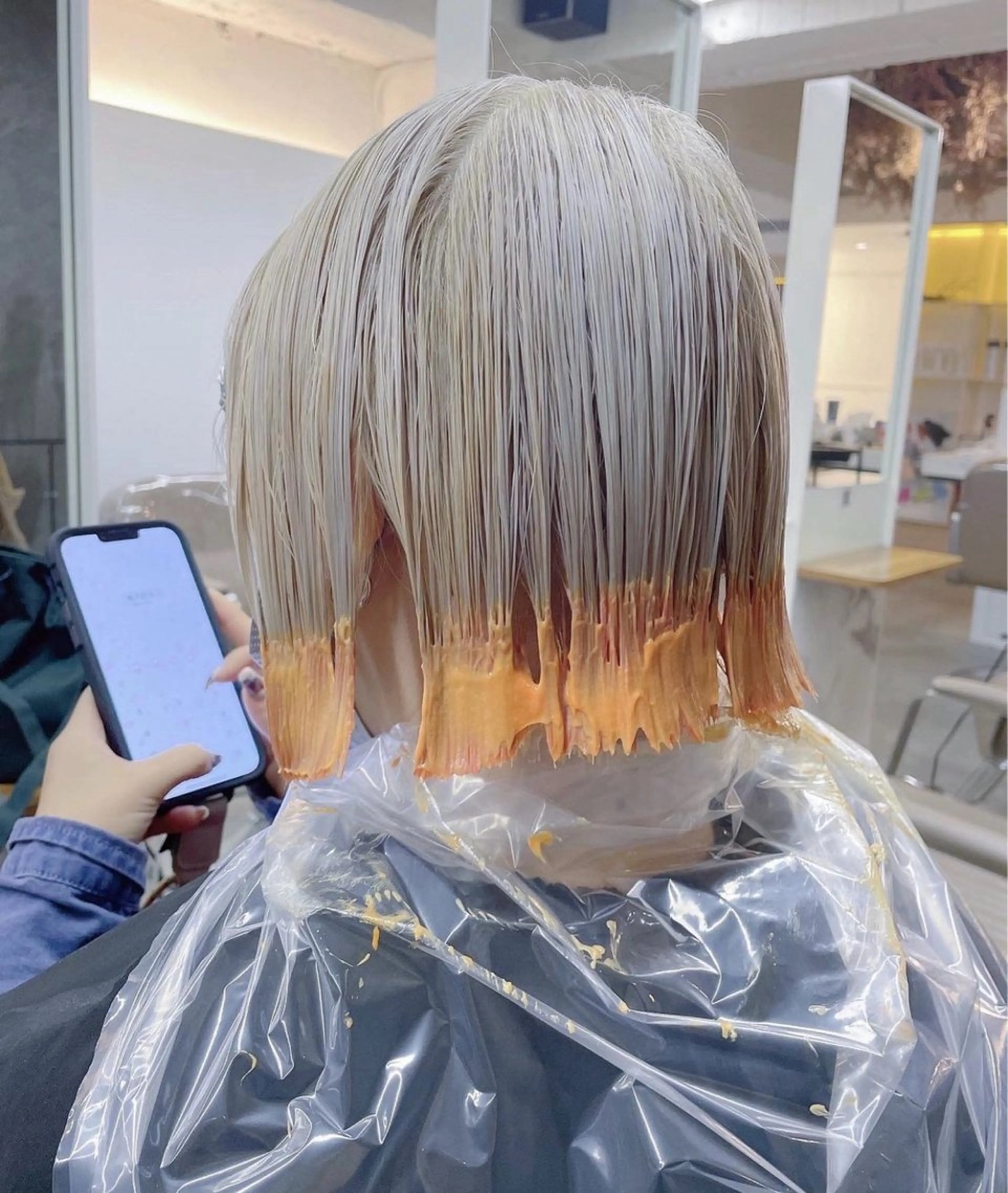 カラー コウ チホウのヘアスタイル