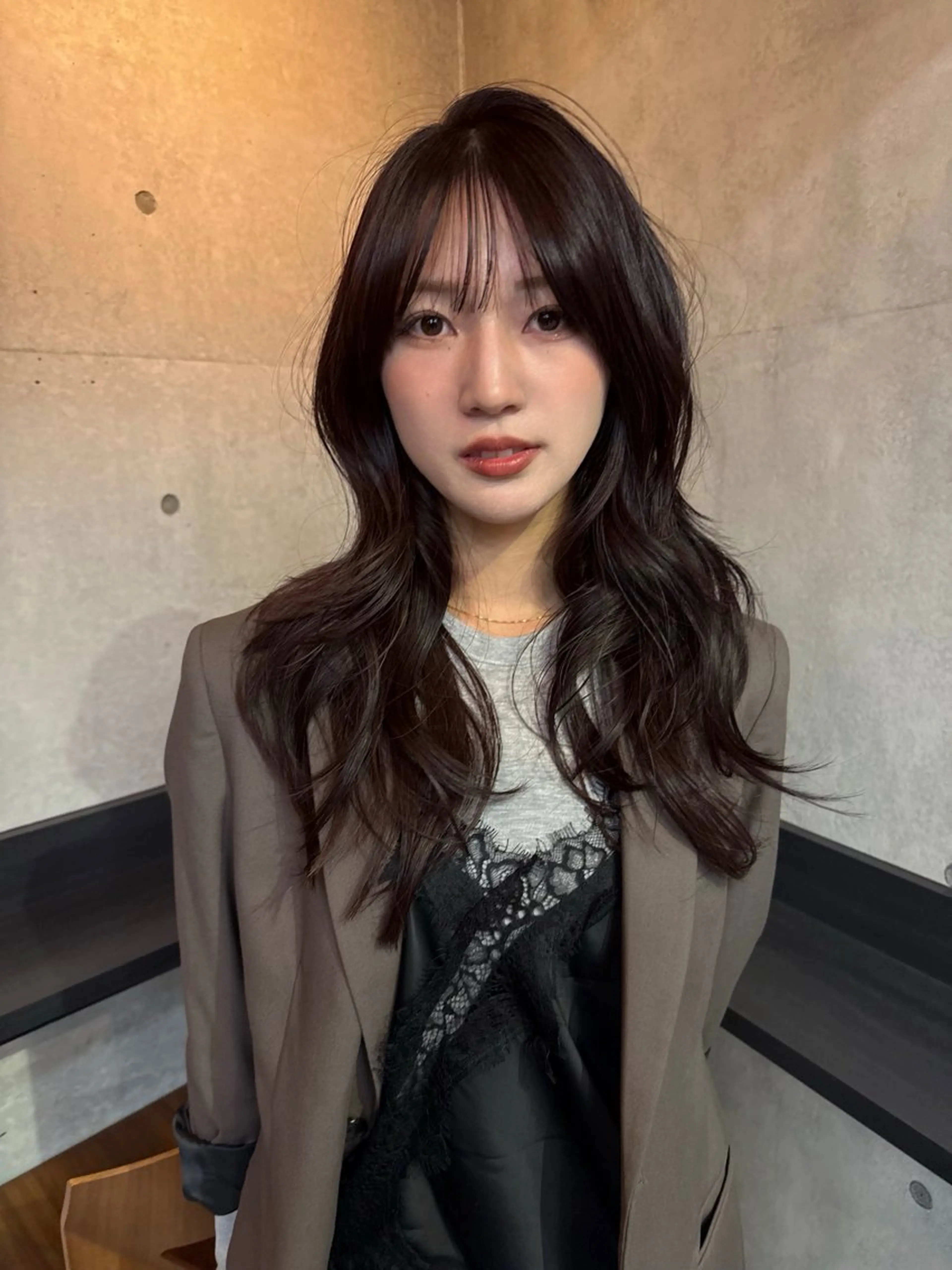ロング ボブ ハッシュカット かきあげバング レイヤーカット シャギー カット ヘアカラー 縮毛矯正 トリートメント レイヤーカット\ウル フ　chinatsuのヘアスタイル