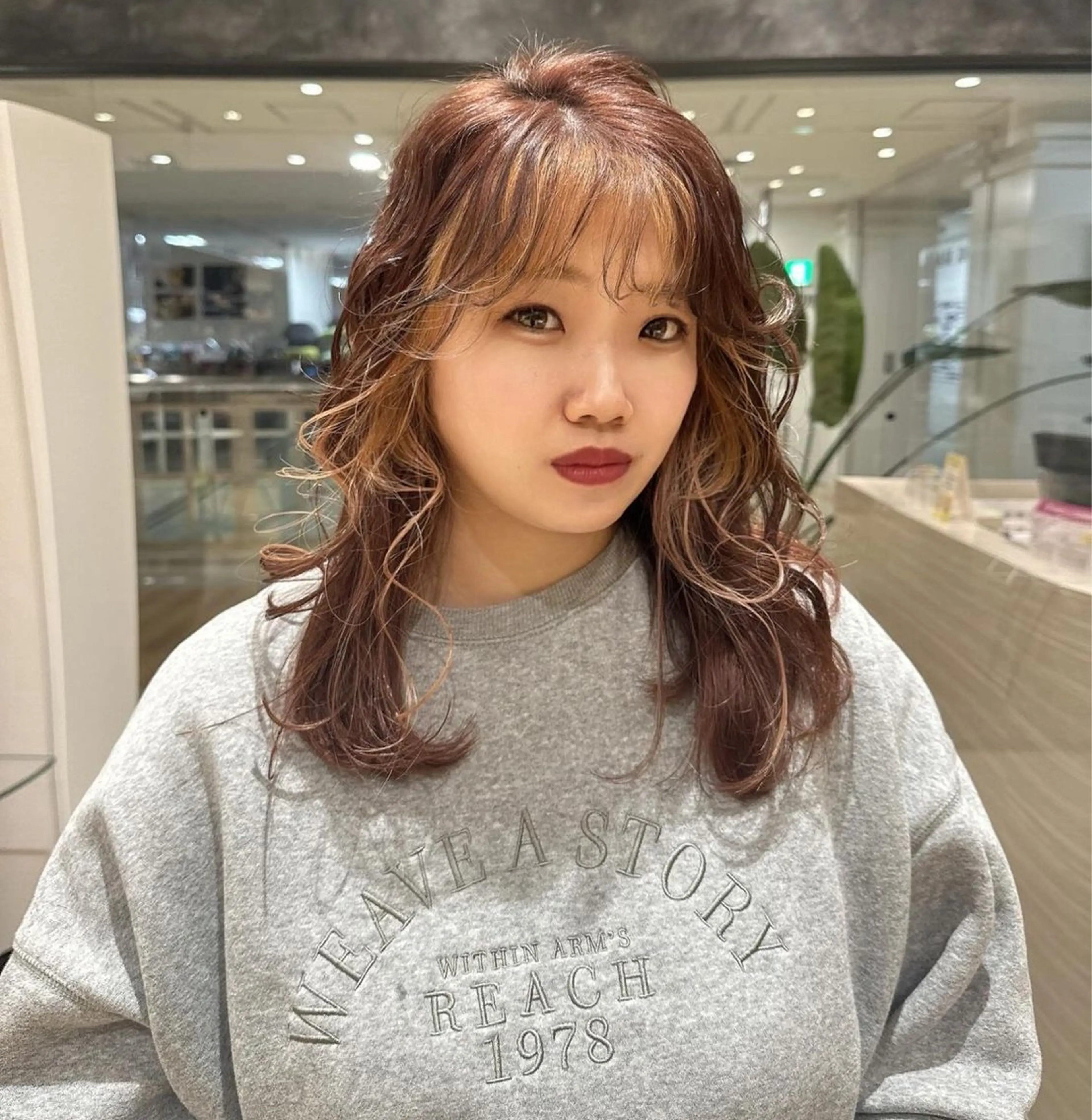 セミロング NAKAHARA TSUKUSHIのヘアスタイル