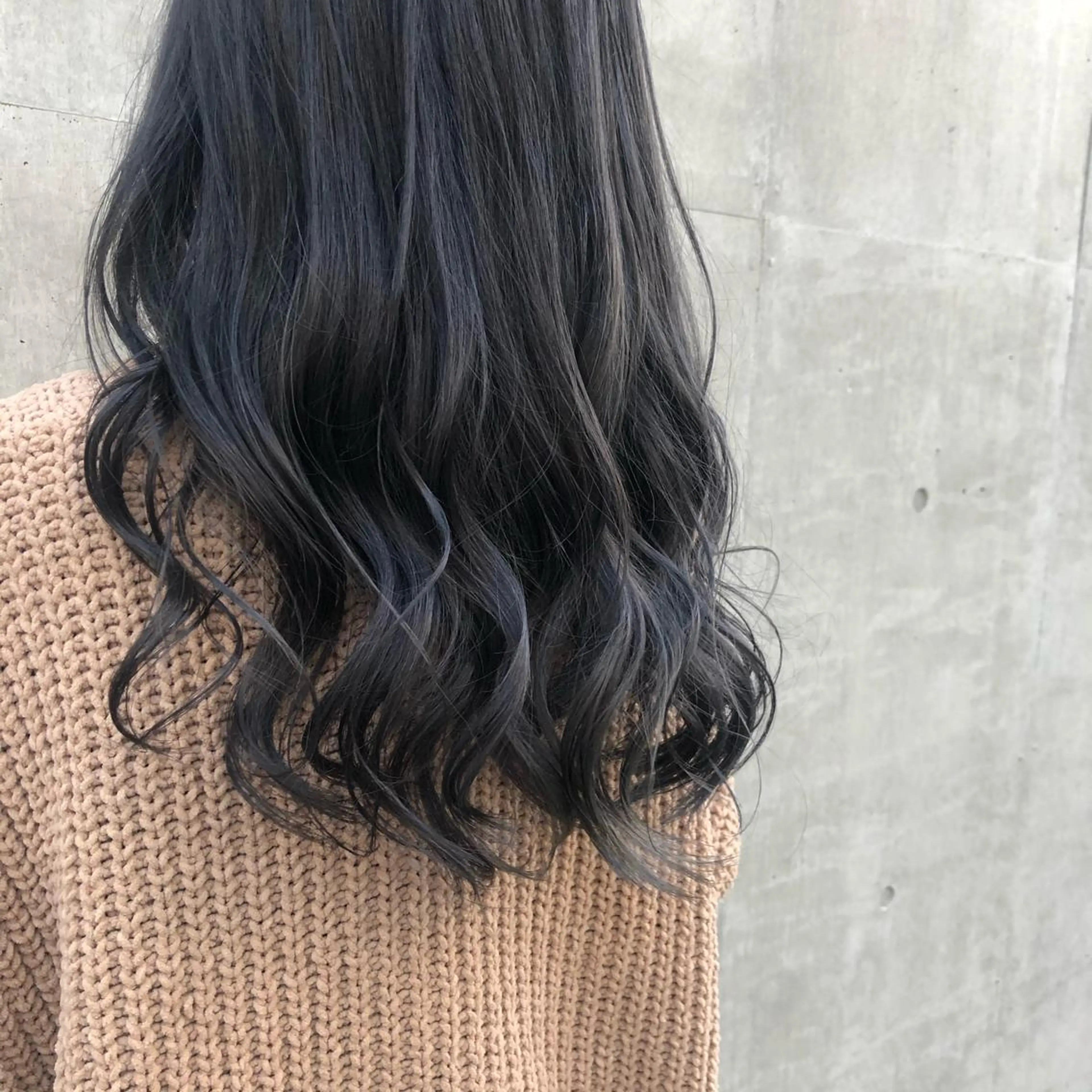 セミロング テラダ ココロのヘアスタイル