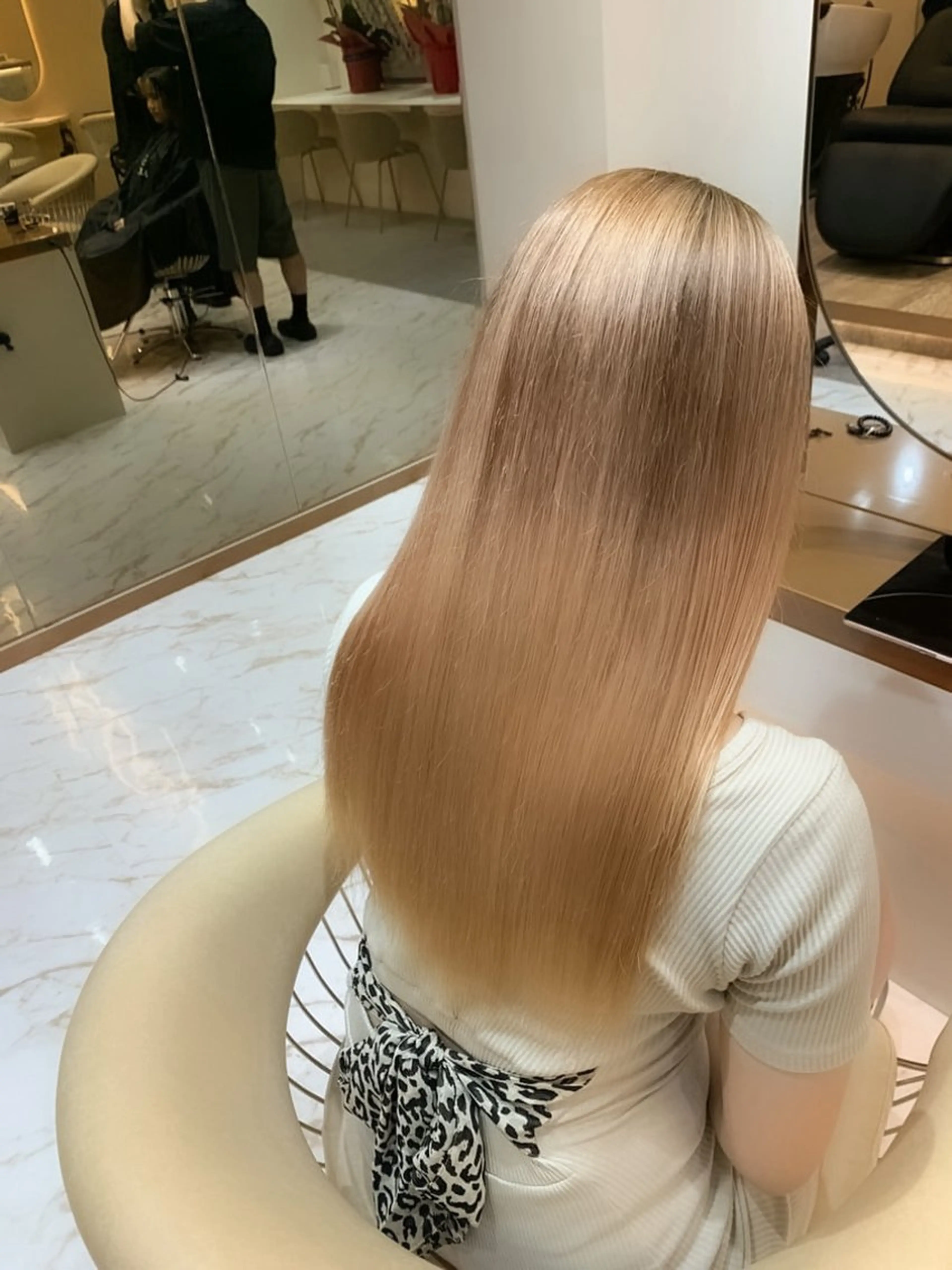 ミディアム カラー パーマ くせ毛 伸ばしかけ 髪質改善 縮毛矯正 トリートメント ✨美髪矯正×髪質改善 🍎カイト🍎渋谷のヘアスタイル