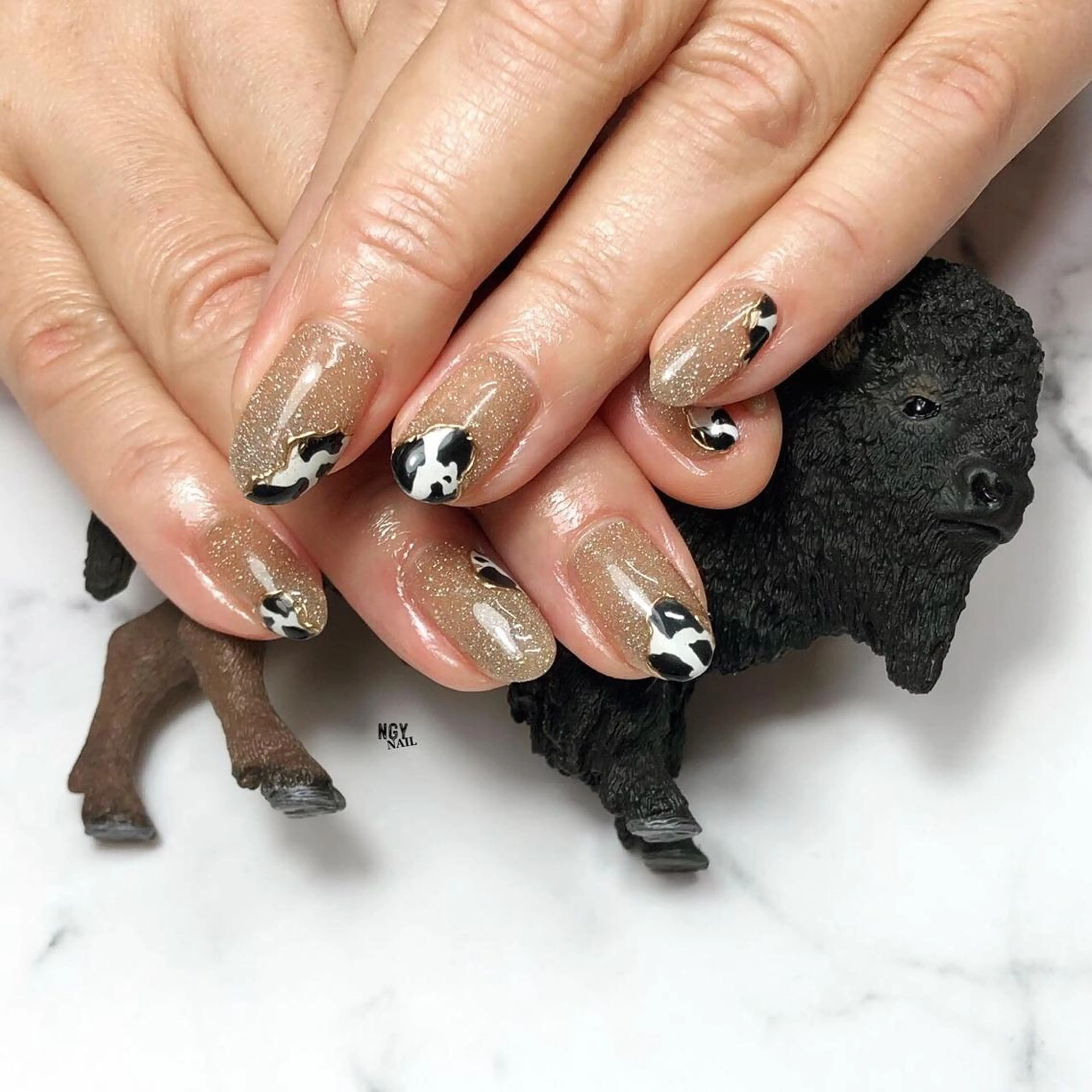 ネイル アニマル柄 フラッシュネイル ジェルネイル ミラーネイル パラジェル ハンドネイル NAIL NOWのネイルデザイン