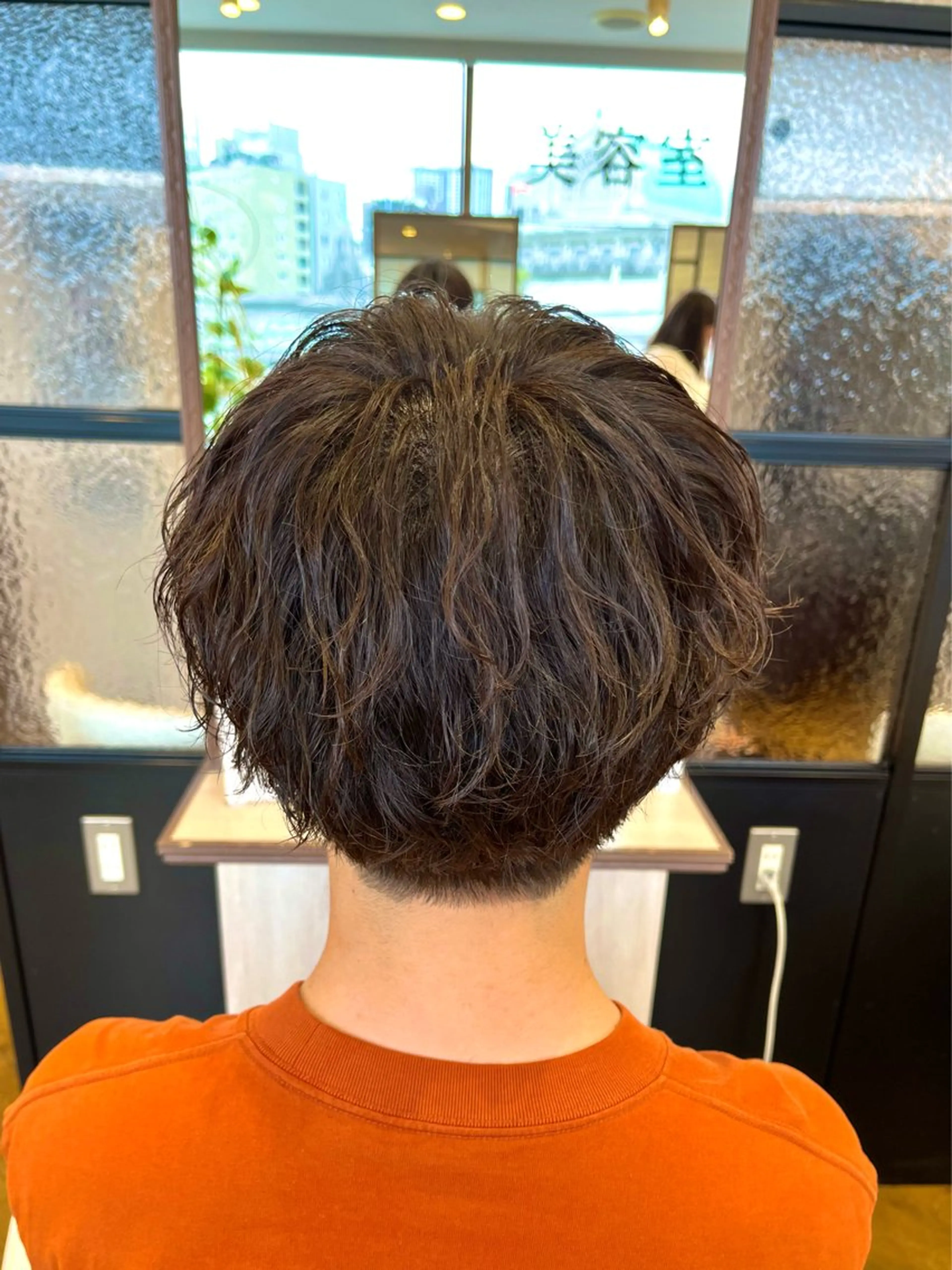 ショート パーマ メンズ メンズパーマ ツイストスパイラルパーマ スパイラルパーマ 透明感カラー 大貫怜司のヘアスタイル