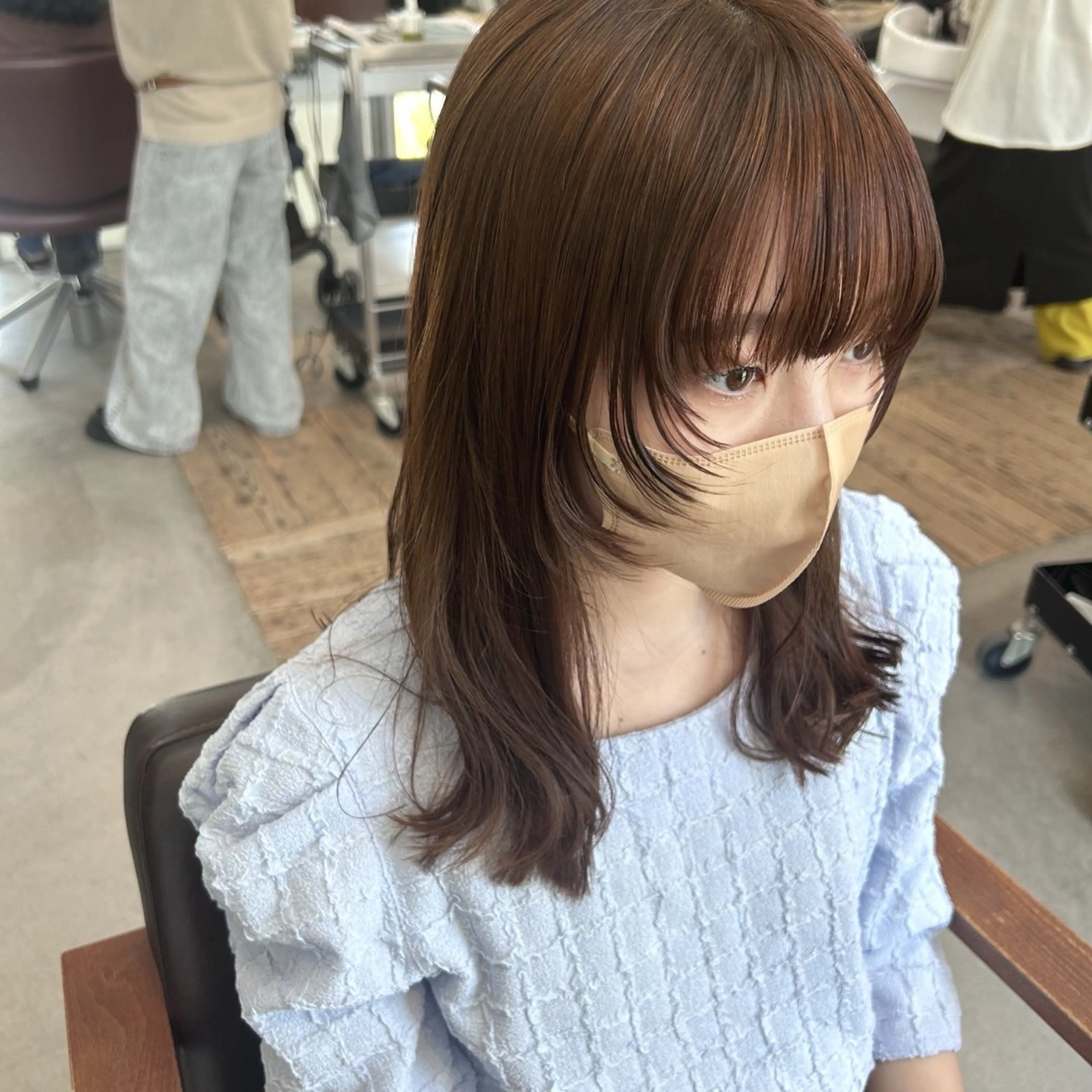 ミディアム カット 綿貫 美雪のヘアスタイル