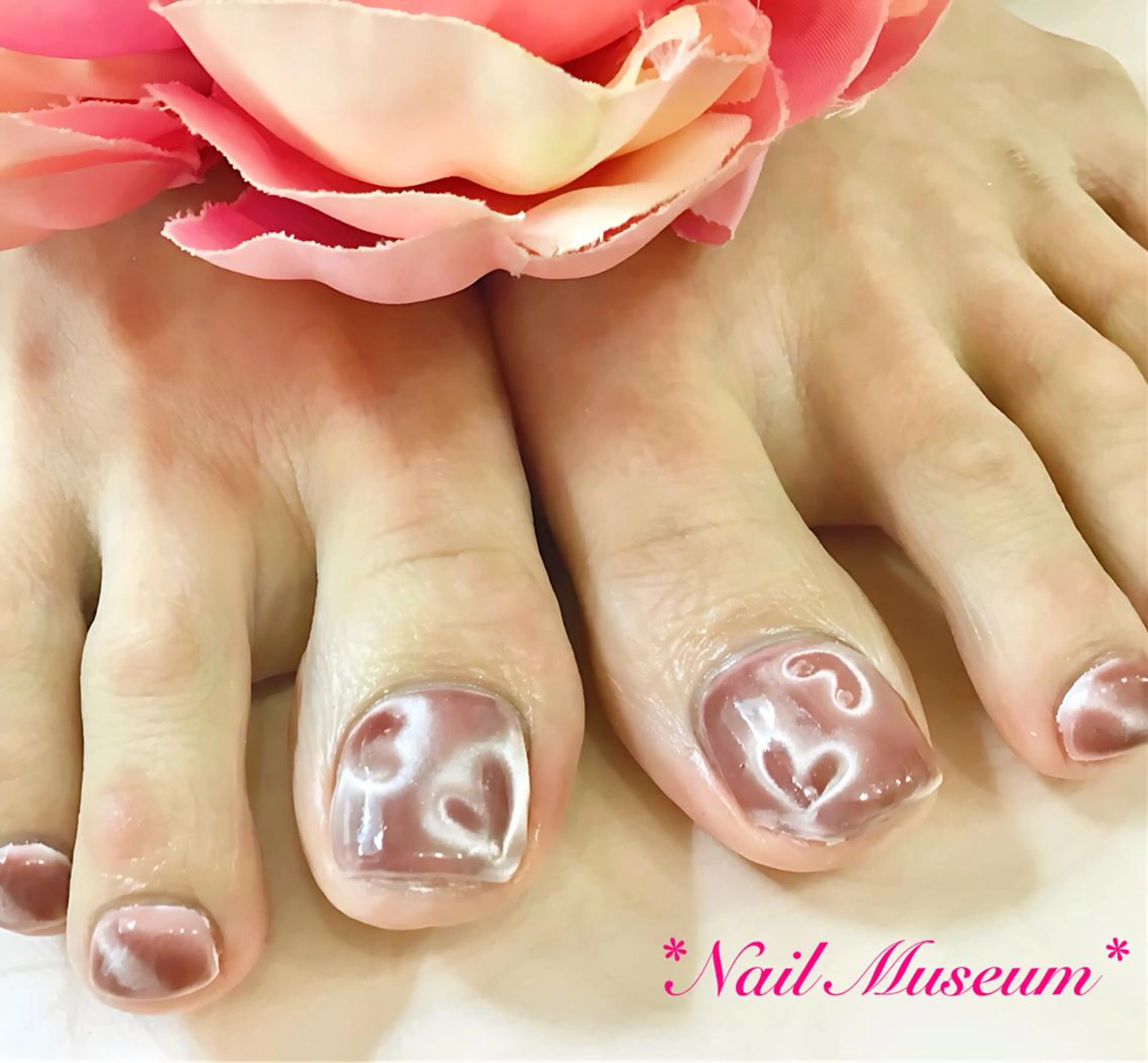 ネイル アートネイル フットネイル フレンチネイル ジェルネイル ハート マグネットネイル💛 Hayakawaのネイルデザイン