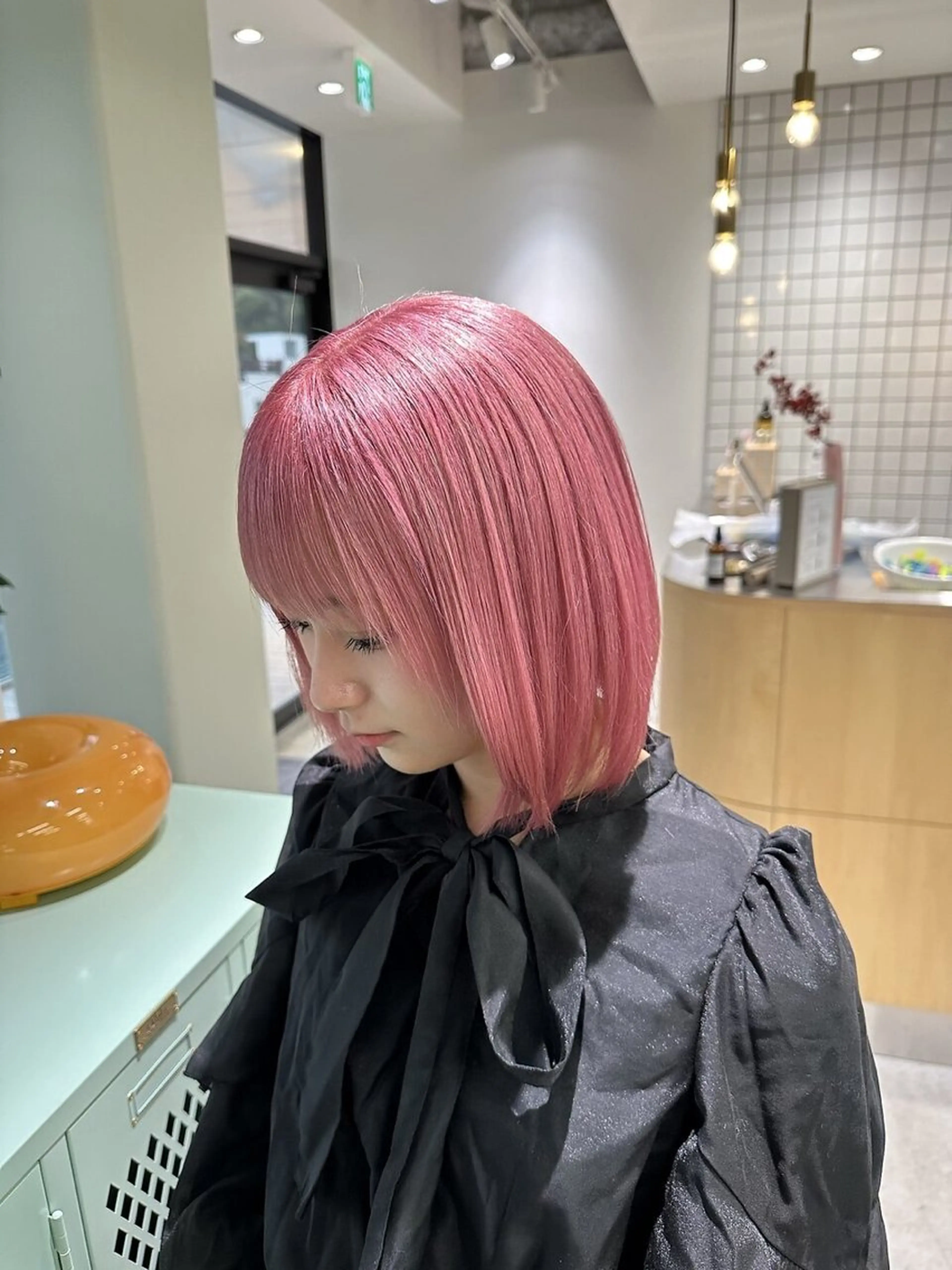 セミロング hollo 原宿のヘアスタイル
