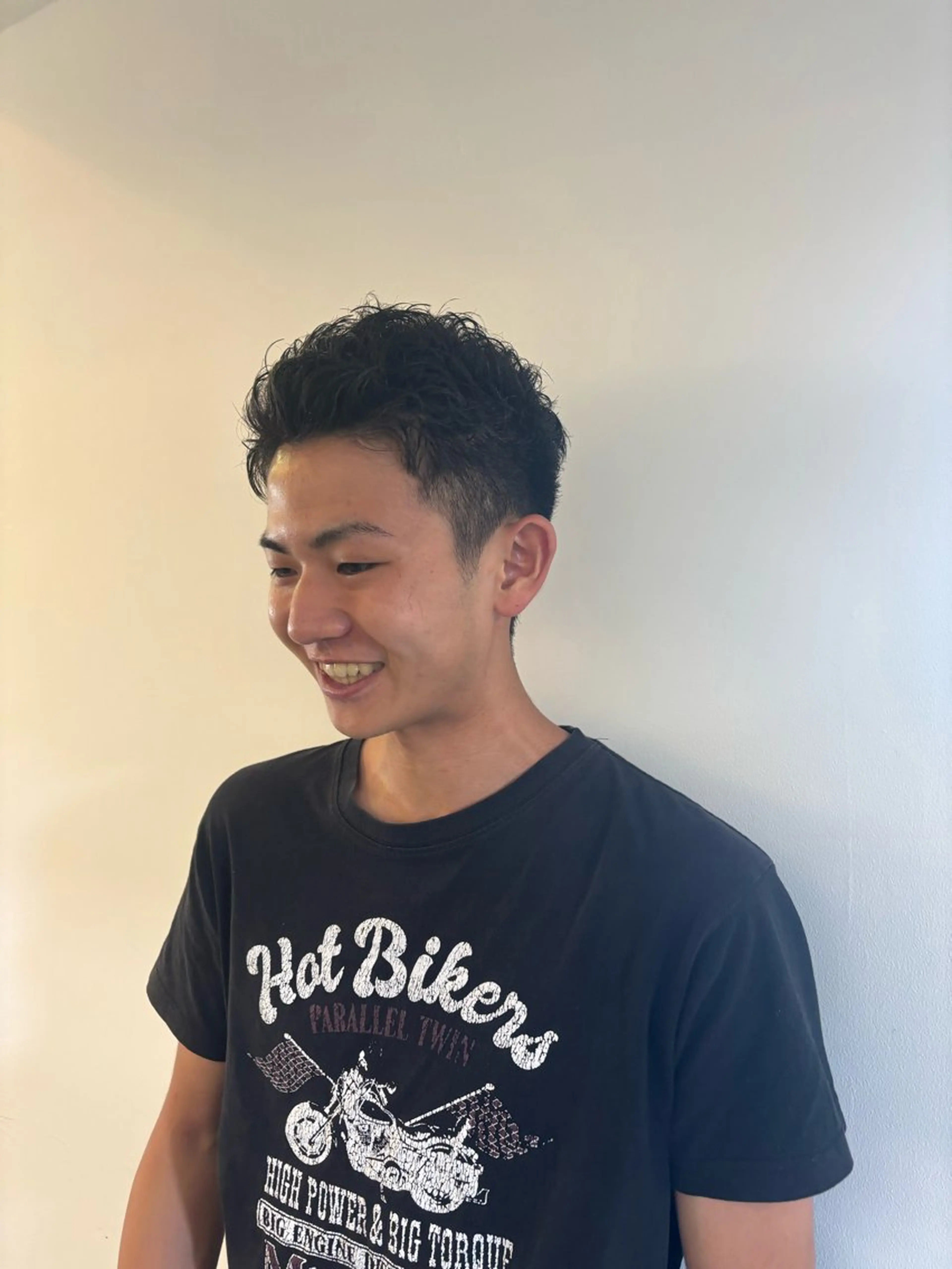 ショート メンズ スパイキーショート くせ毛 ショートヘア 小嶋 咲輝のヘアスタイル