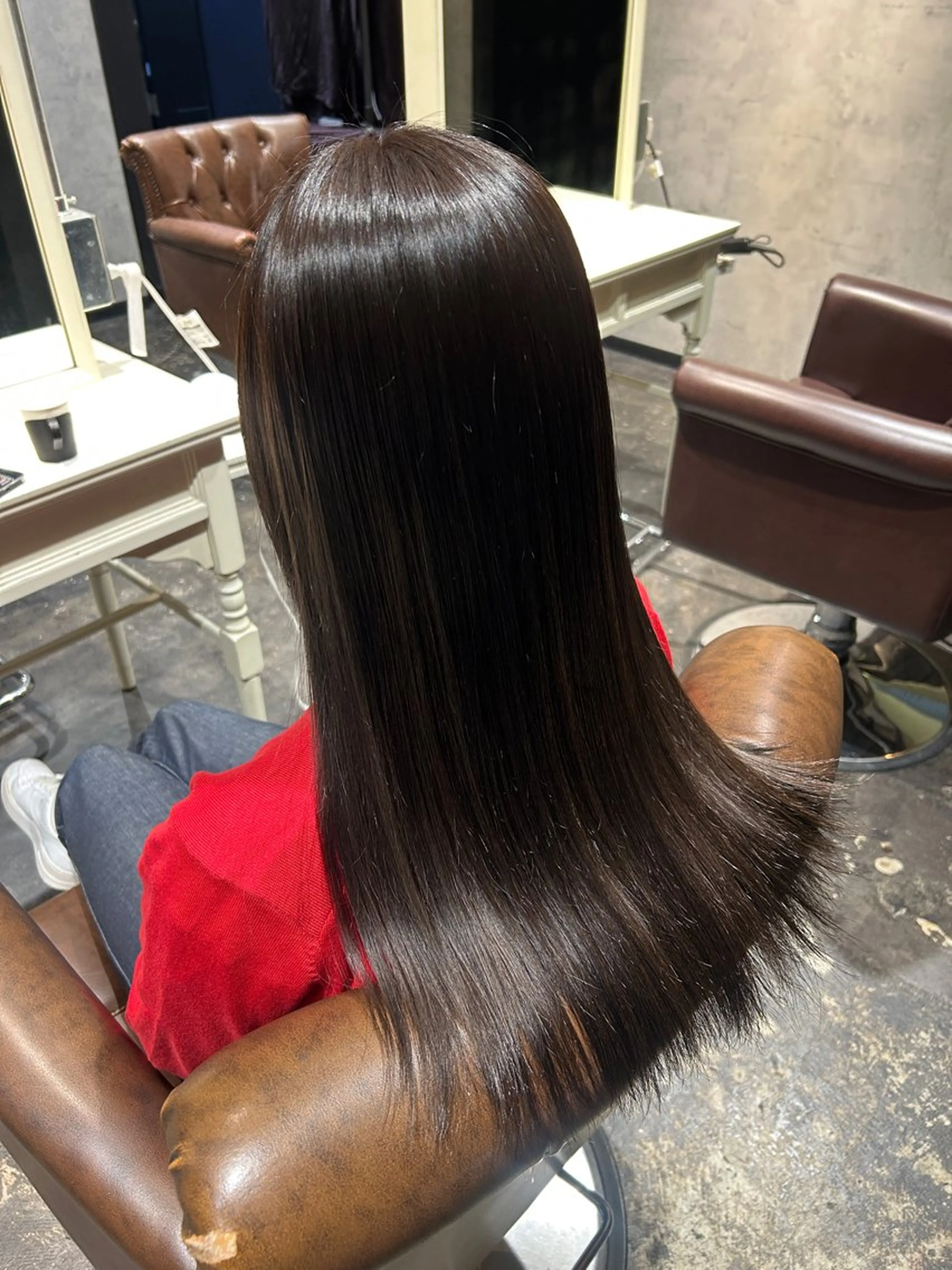 ロング ヘアカラー 朝飛 唯菜のヘアスタイル