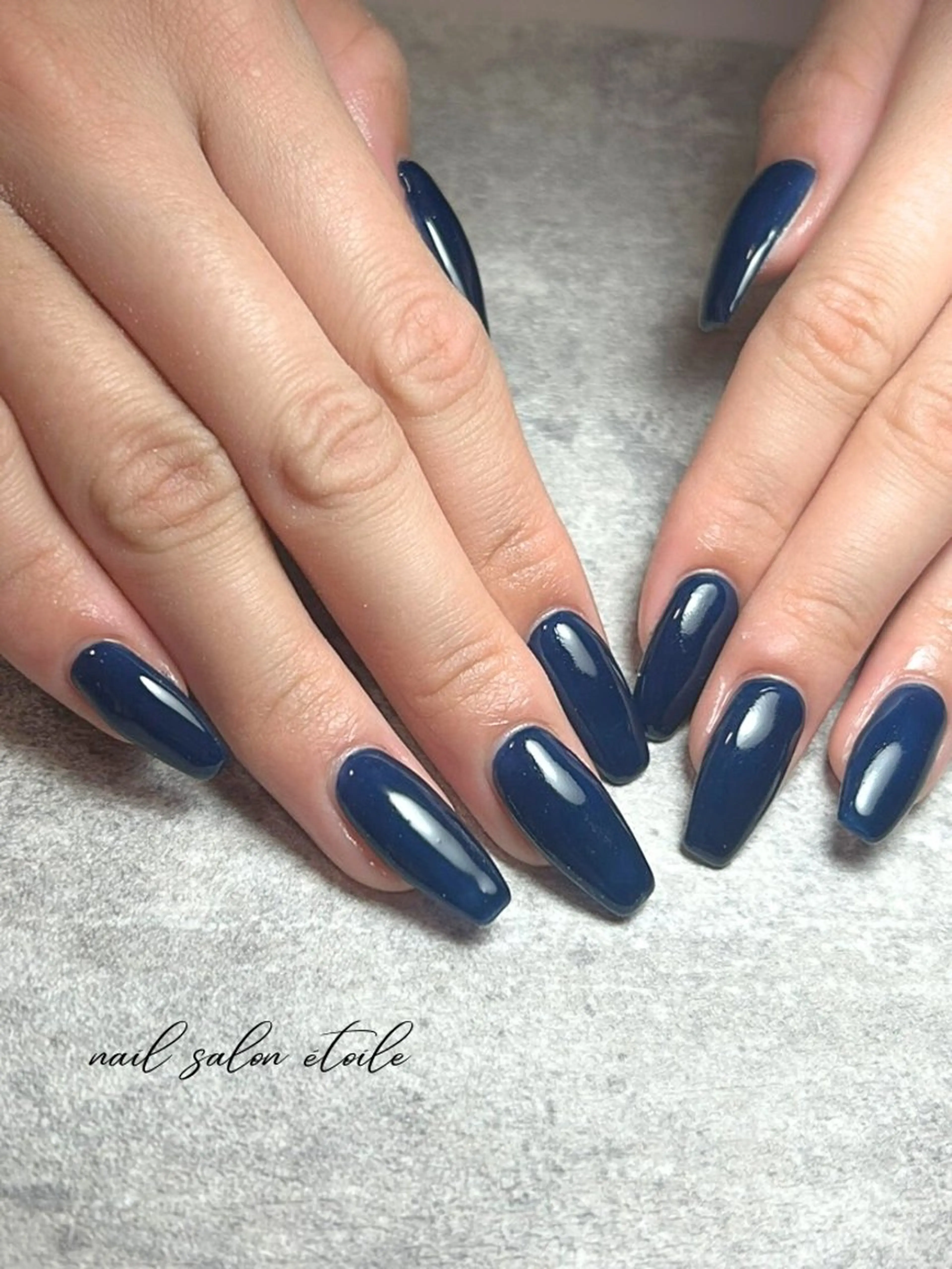 ネイル ブルー ロングネイル ネイビー ワンカラーネイル シンプルネイル ハンドネイル nail salon étoileのネイルデザイン