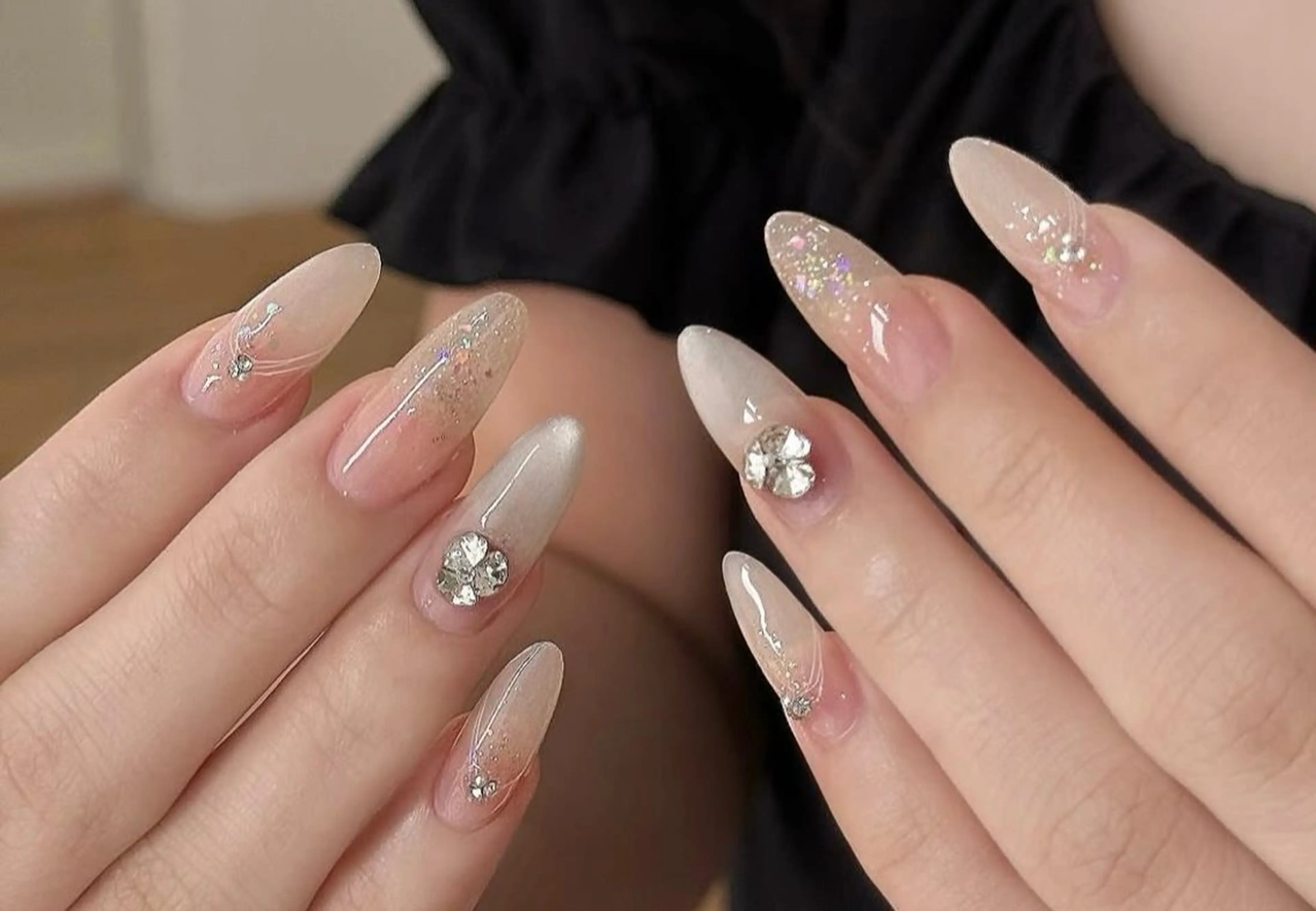 ネイル アートネイル オーロラネイル チークネイル フレンチネイル ガラスフレンチ ハンドネイル 🎀YooLi Nail salonのネイルデザイン