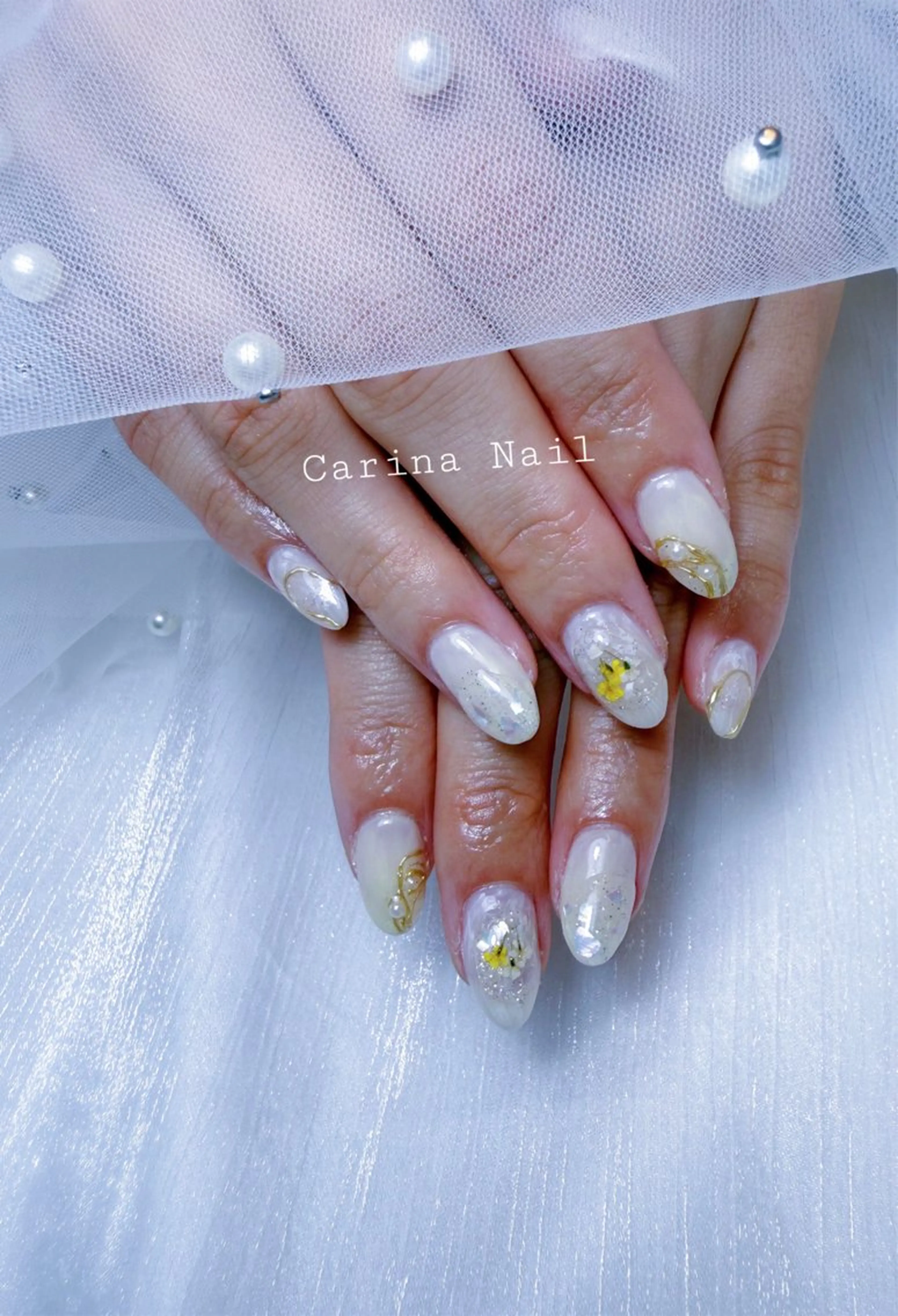 ネイル ゴールド ニュアンスネイル Carina Nailのネイルデザイン