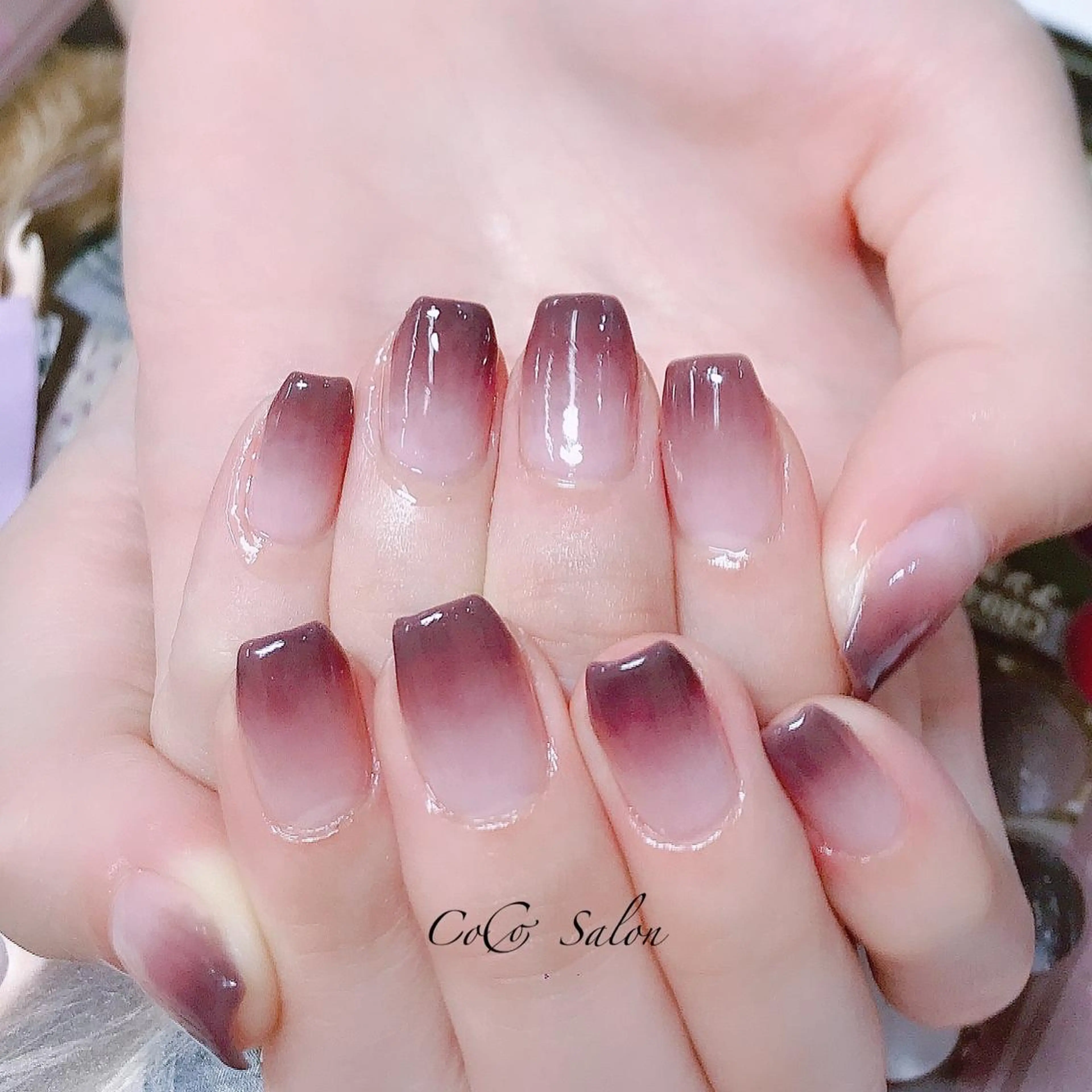 ネイル ボルドー 長さ出し ジェルネイル グラデーション オフィスネイル CoCoSalon ネイル/まつ毛予約のネイルデザイン