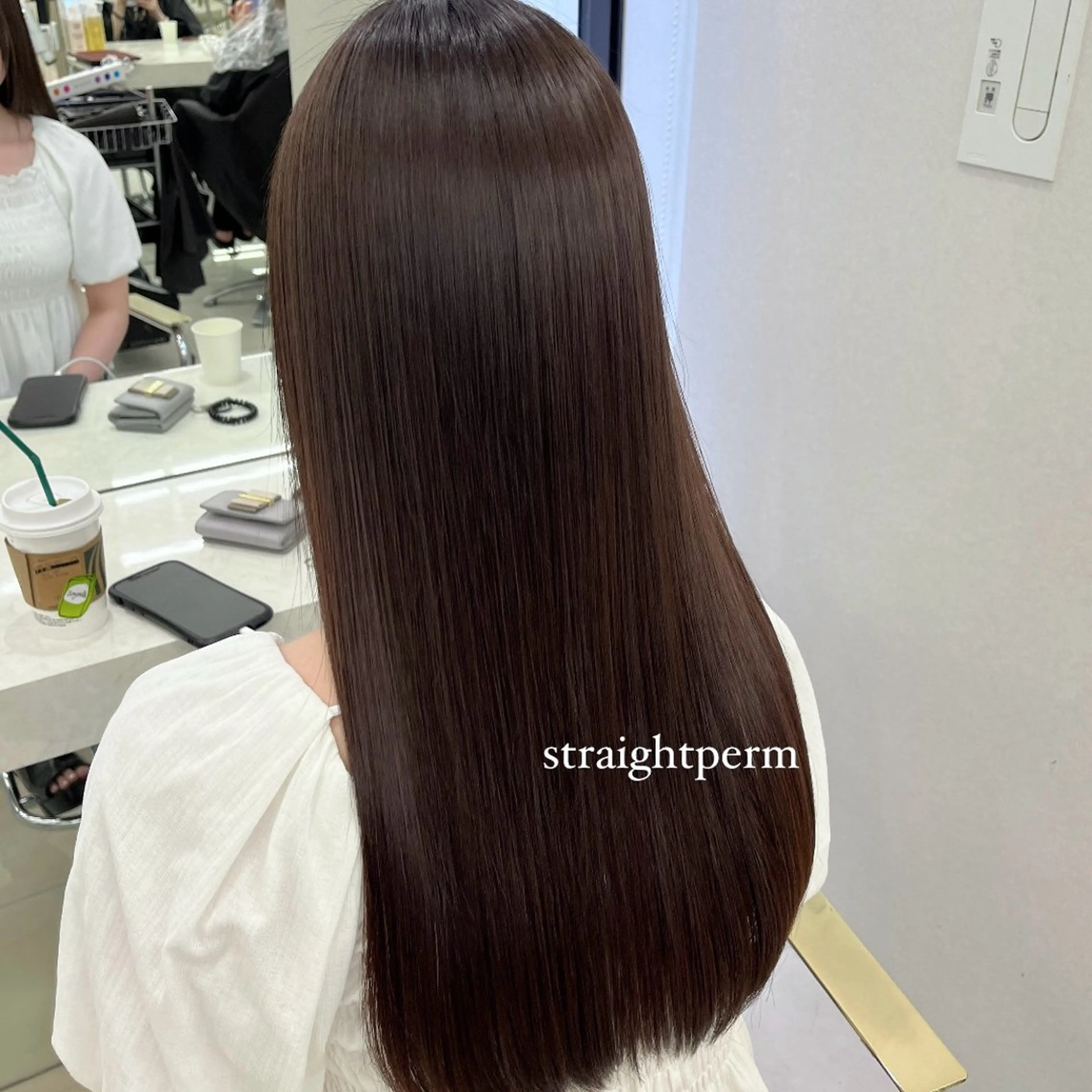 湿気でうねる前髪に🌧️【髪質改善ポイントストレートパーマ✨】¥6600〜の写真