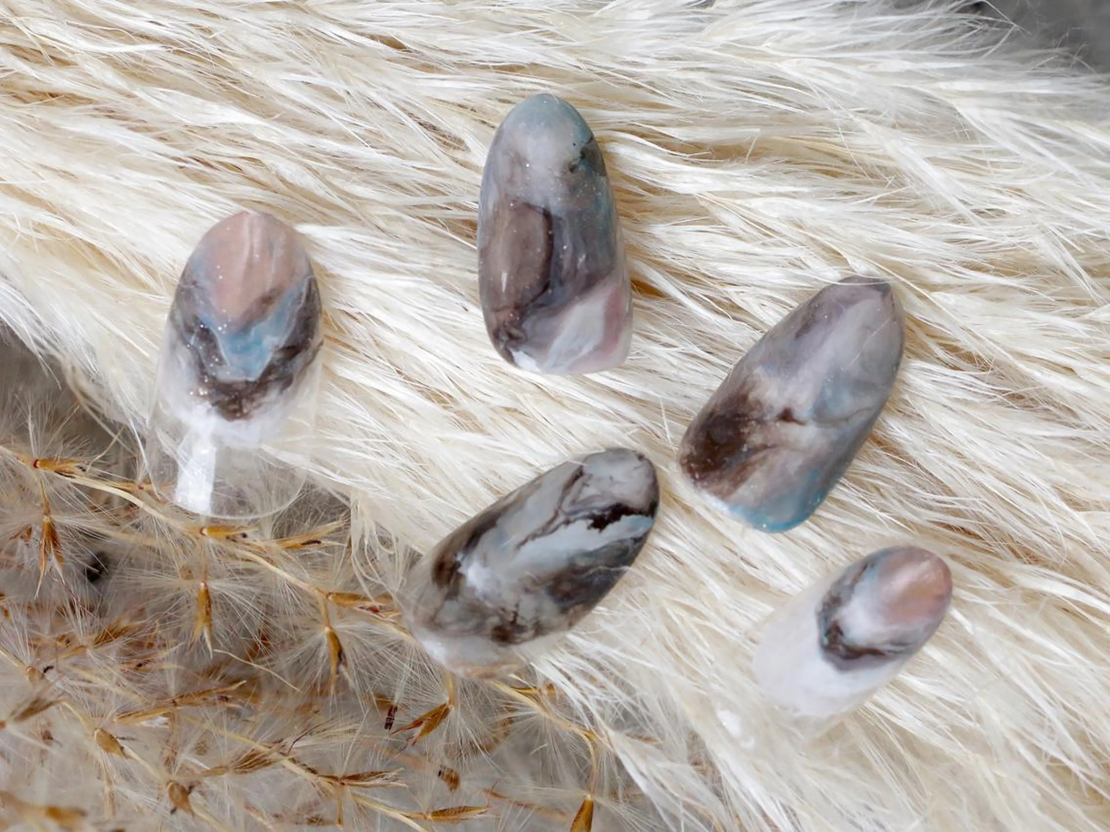 ミディアム ネイル アートネイル ハンドネイル ツメトマツゲ .のネイルデザイン