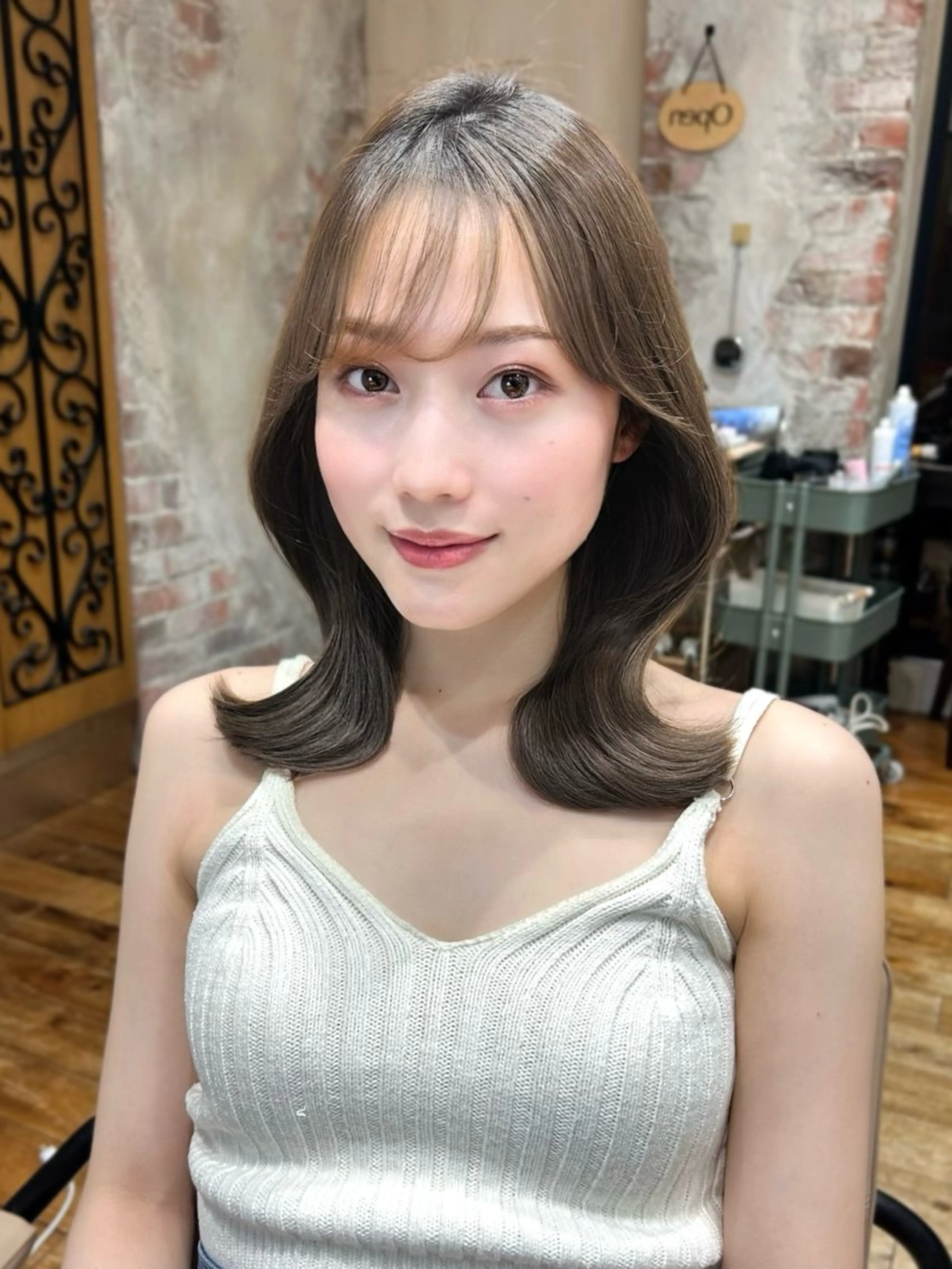 ミディアム 似合わせレイヤー モテカラー🤍三科のヘアスタイル