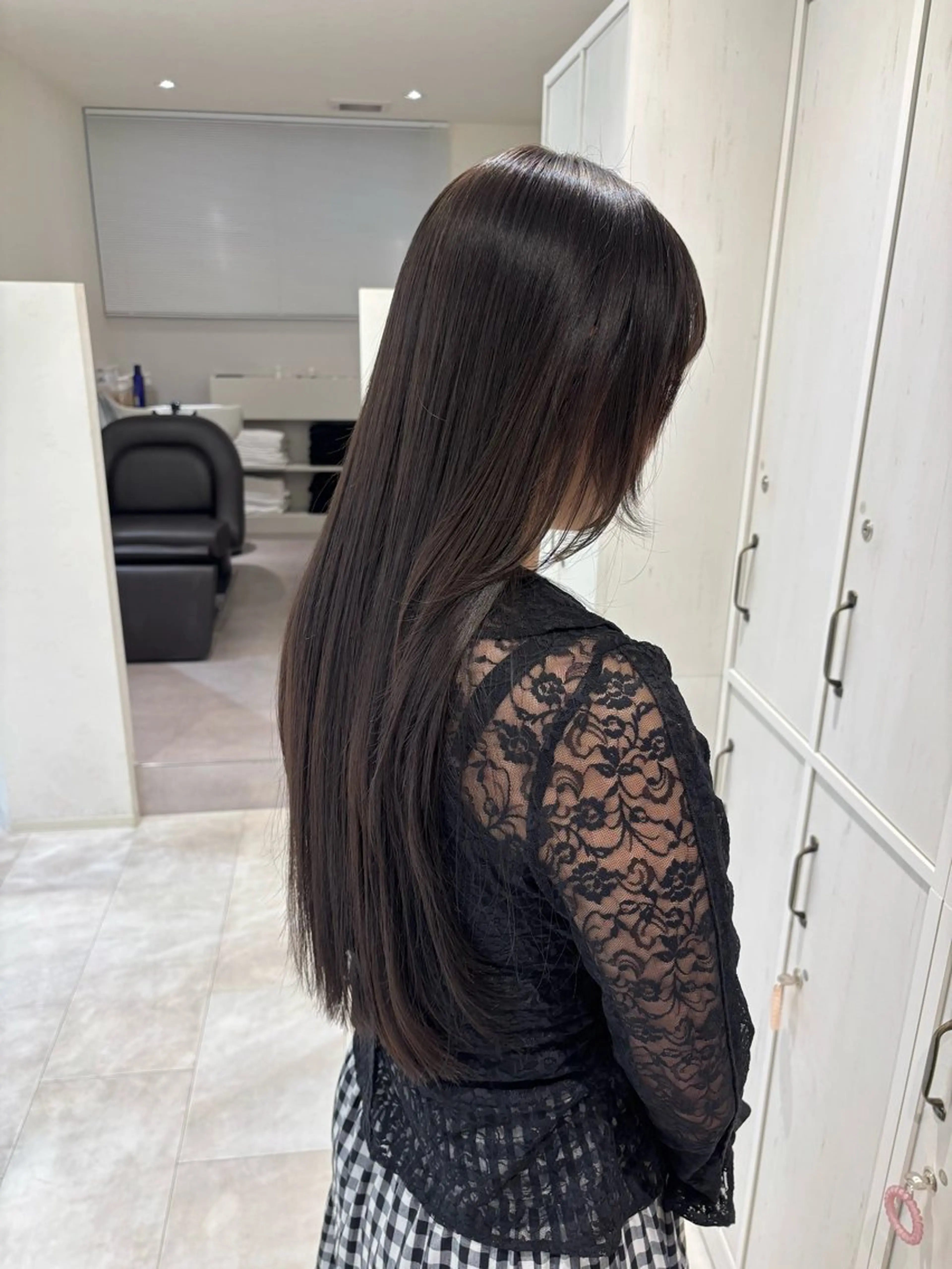 ロング カラー ロングレイヤー グレージュ レイヤーカット ロング カット ヘアカラー トリートメント 🌟当日予約OK🌟 西野楓加のヘアスタイル