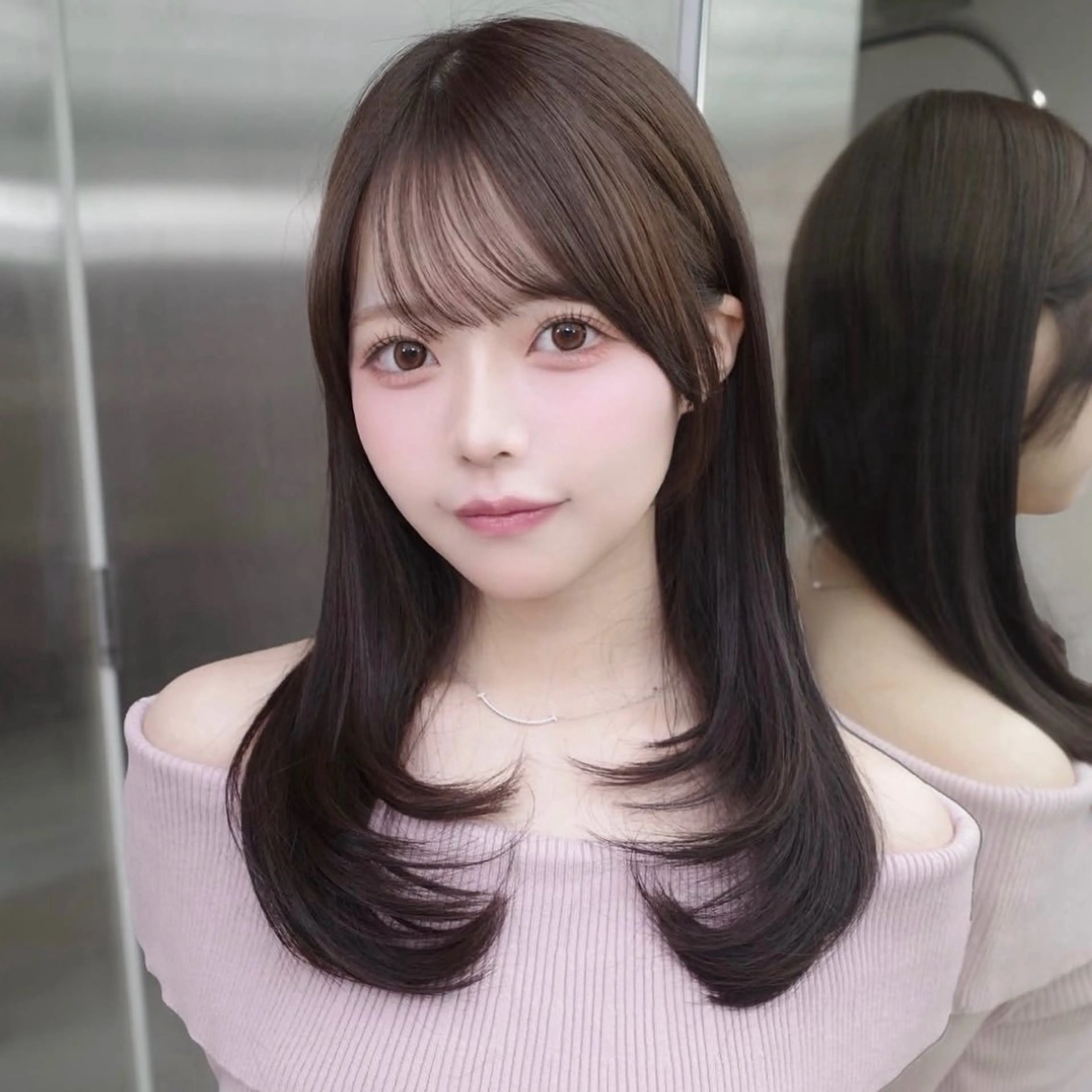 ミディアム くびれヘア 顔周りカット ハイレイヤー 韓国風ヘア レイヤーカット 上村 光希のヘアスタイル