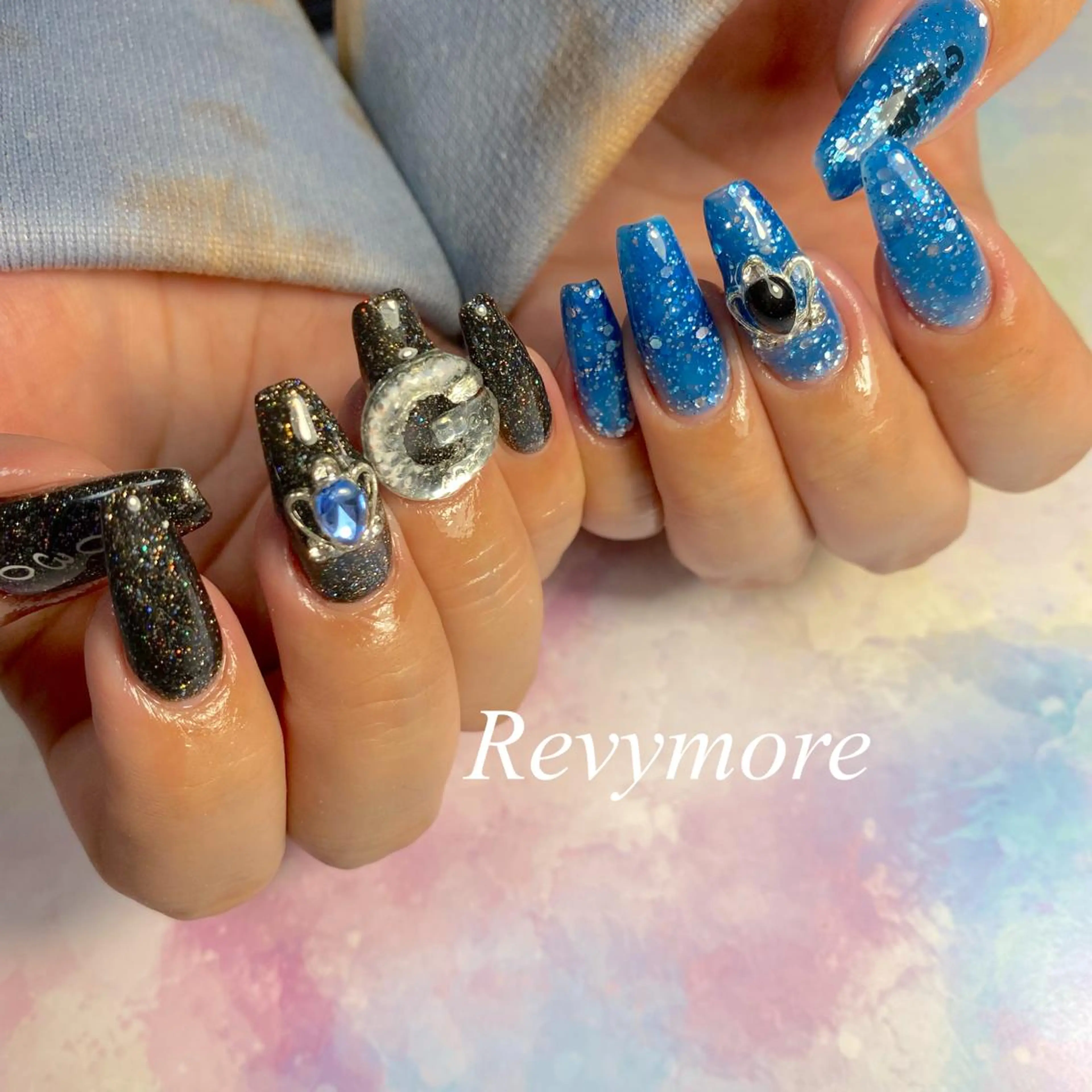 セミロング ネイル ブルー ジェルネイル ラメ(グリッター) ワンカラーネイル シンプルネイル nail salon Revymoreのネイルデザイン