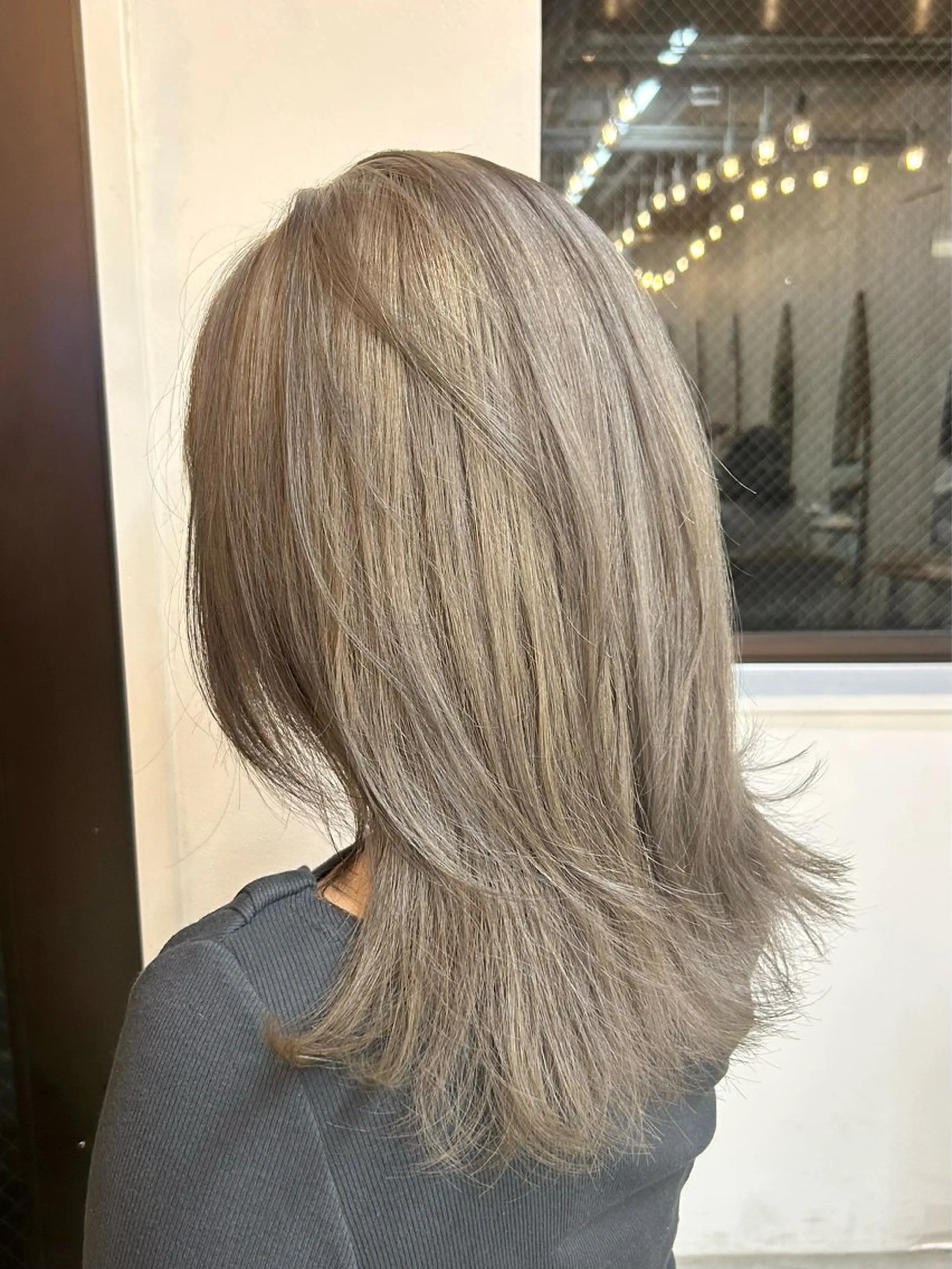 セミロング カット ヘアカラー トリートメント 🩵縮毛矯正/ブリー チ/髪質改善/いつかのヘアスタイル