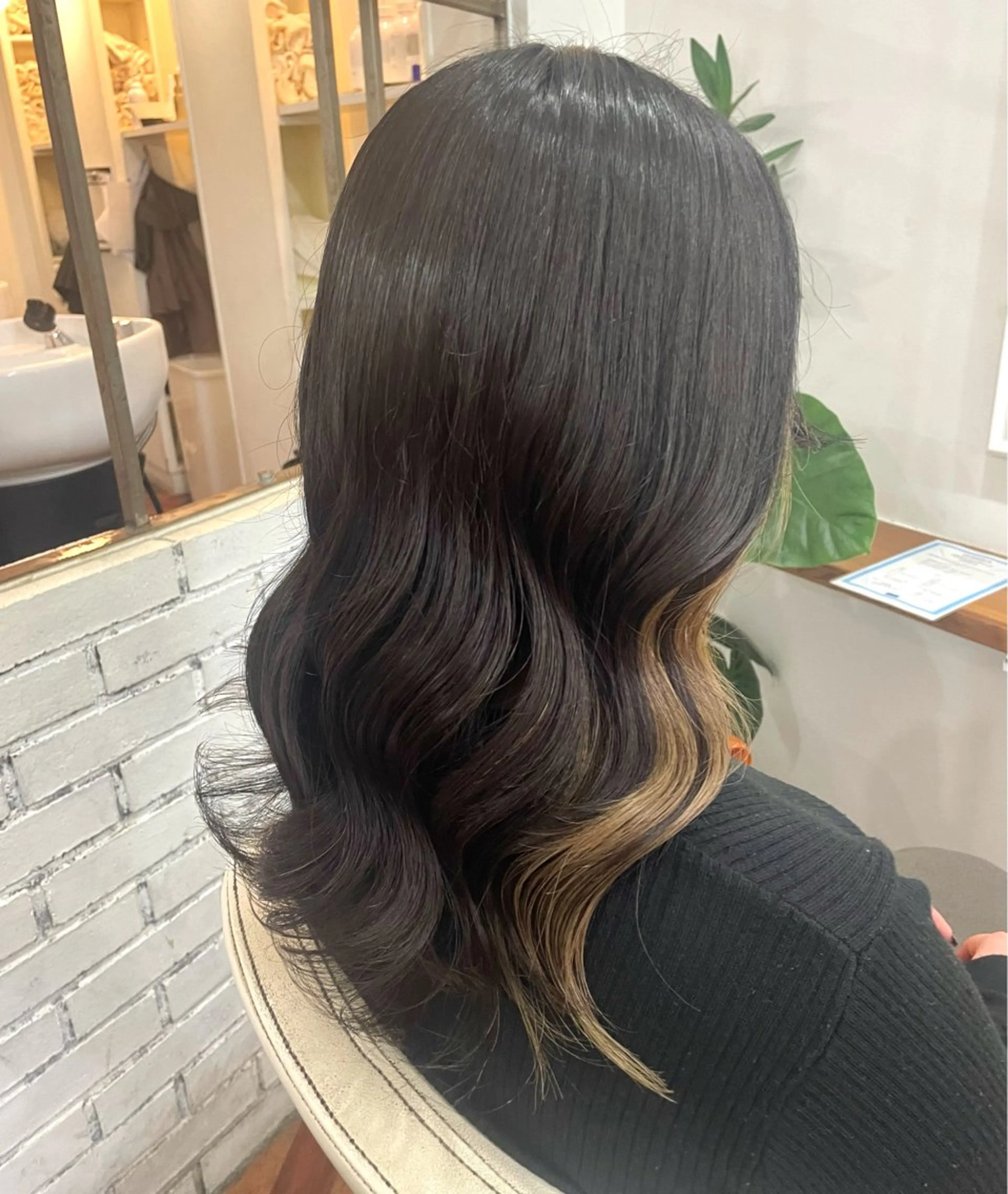 セミロング カラー ベージュカラー ブリーチ ケアブリーチ イヤリングカラー インナーカラー カット ヘアカラー トリートメント mopa_kaede ナチュラル/レイヤーのヘアスタイル