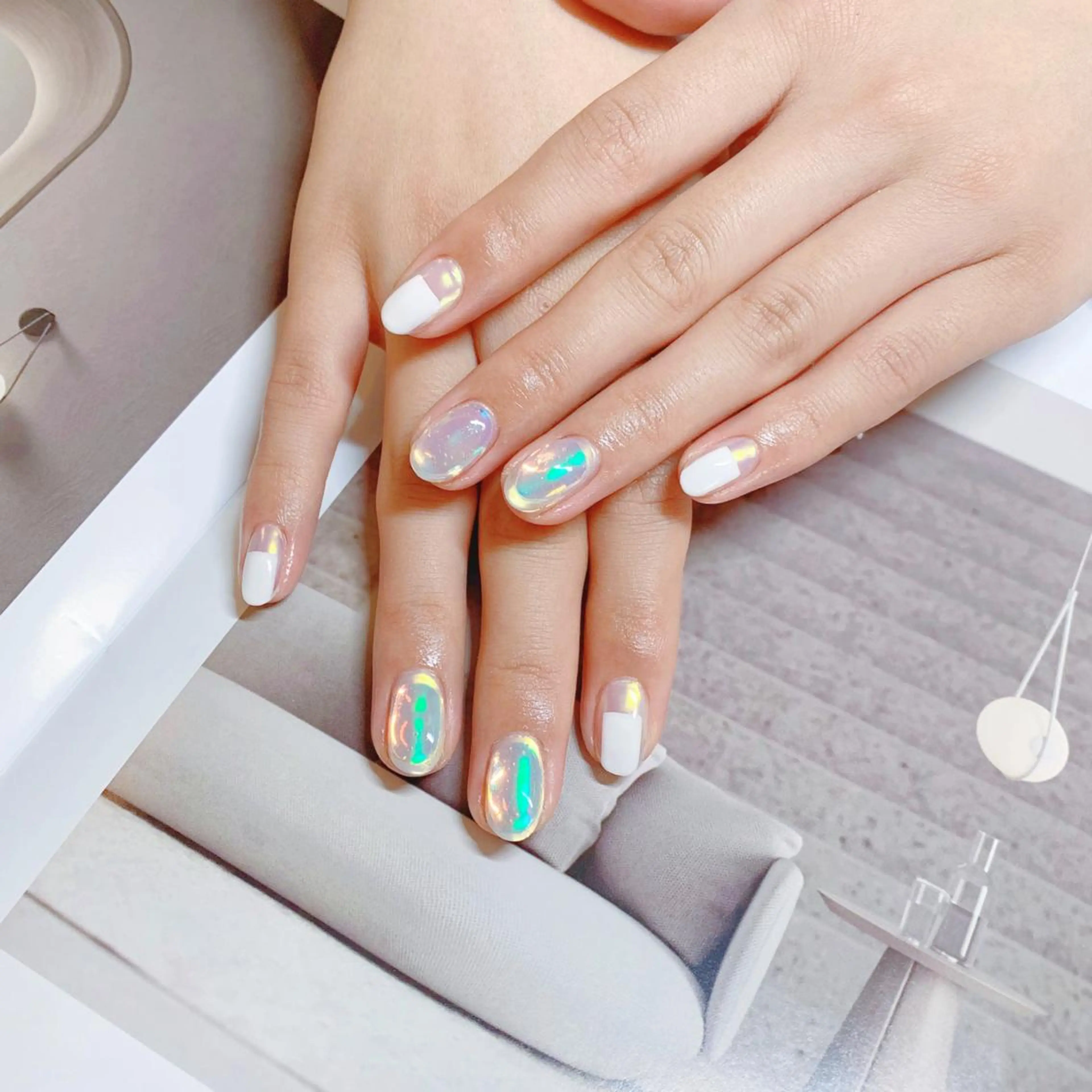 ネイル オーロラネイル フットネイル フレンチネイル ジェルネイル 韓国ネイル ハンドネイル ハンドケア 【ENサロン】 Rei🎀Nailのネイルデザイン