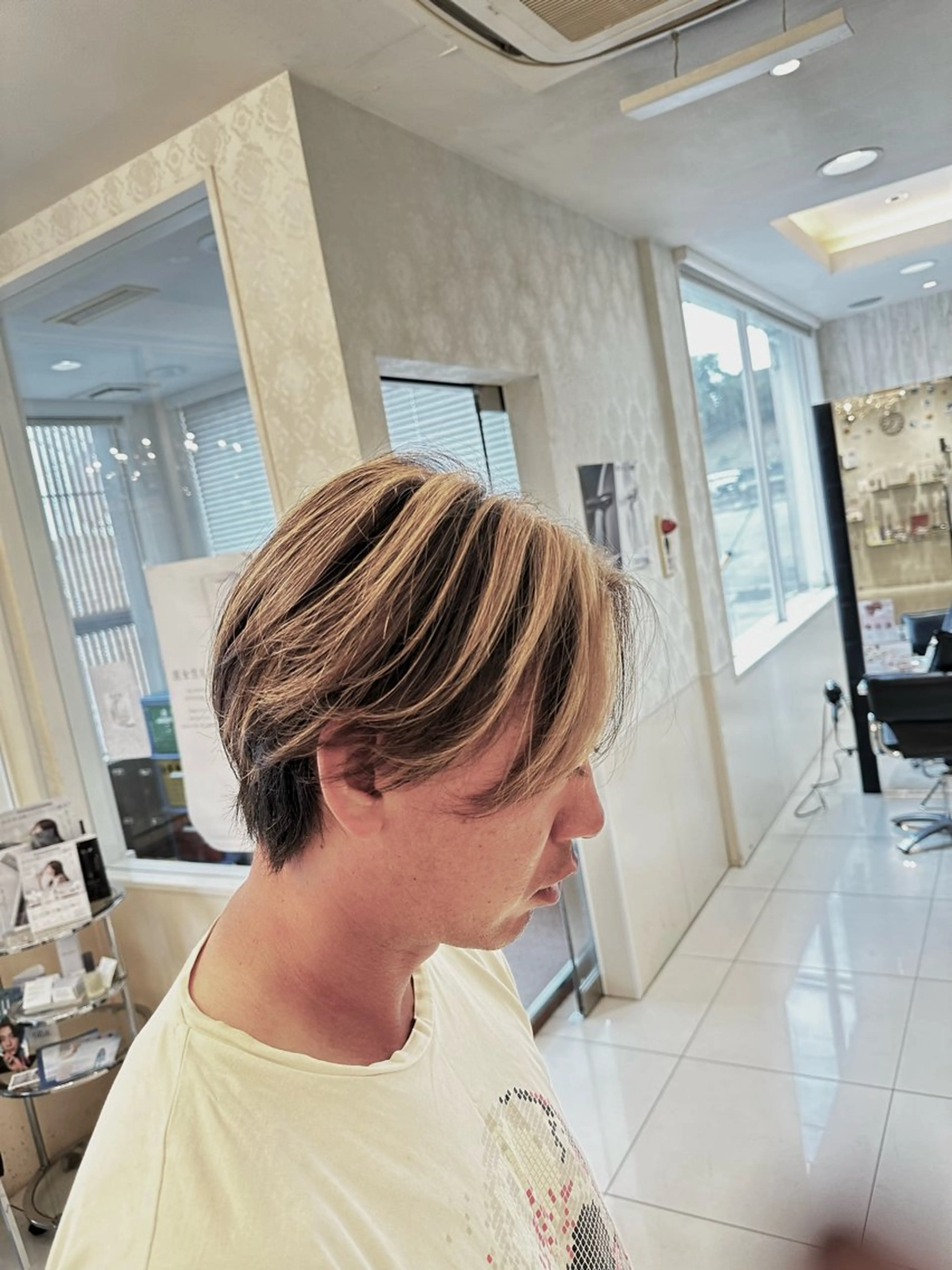 ショート ヘアカラー 神戸 大輝のヘアスタイル