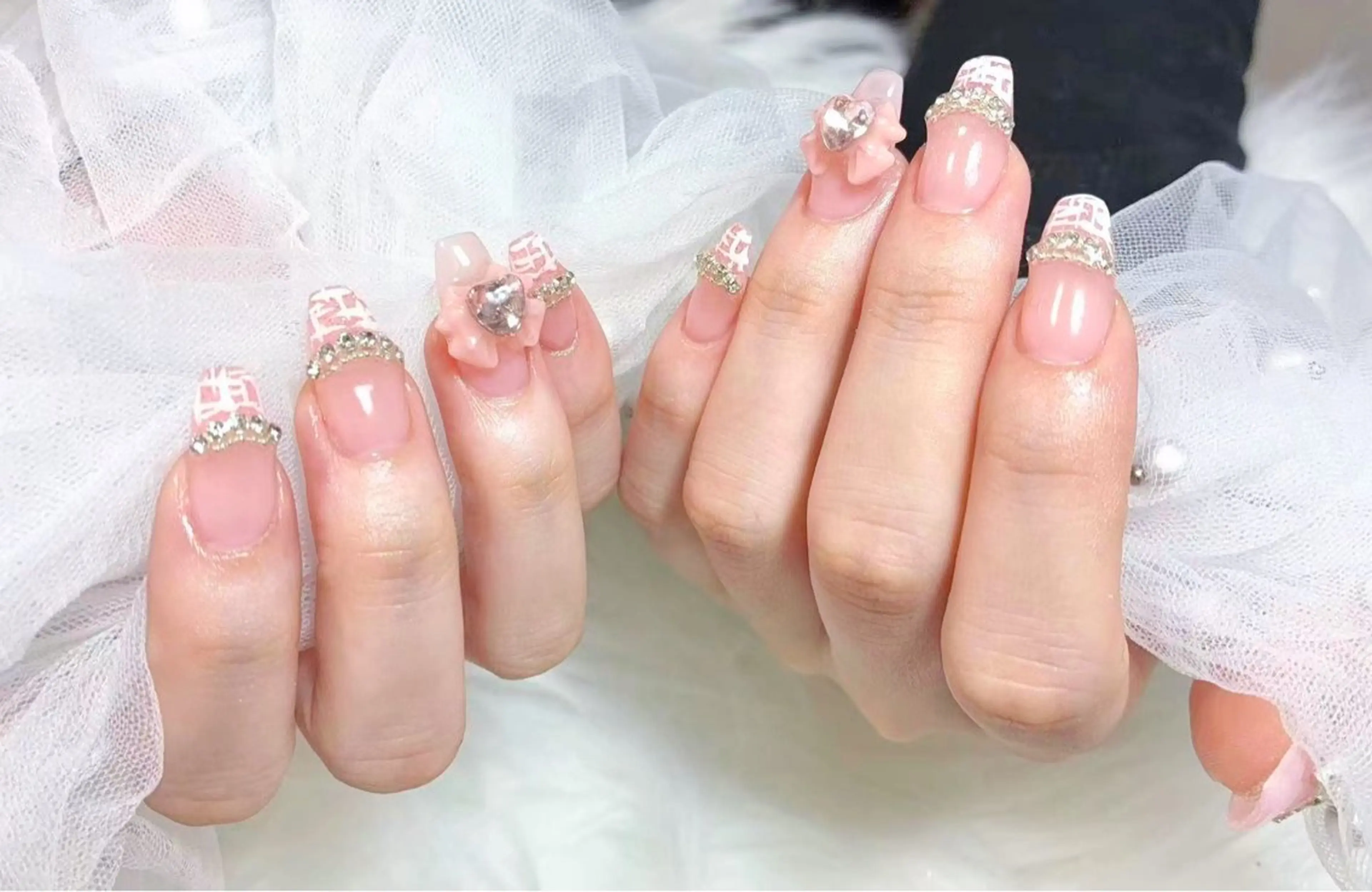 ネイル アニマル柄 チークネイル 成人式 フラッシュネイル フットネイル ハンドネイル B·U Nail大宮 長さだし専門店のネイルデザイン