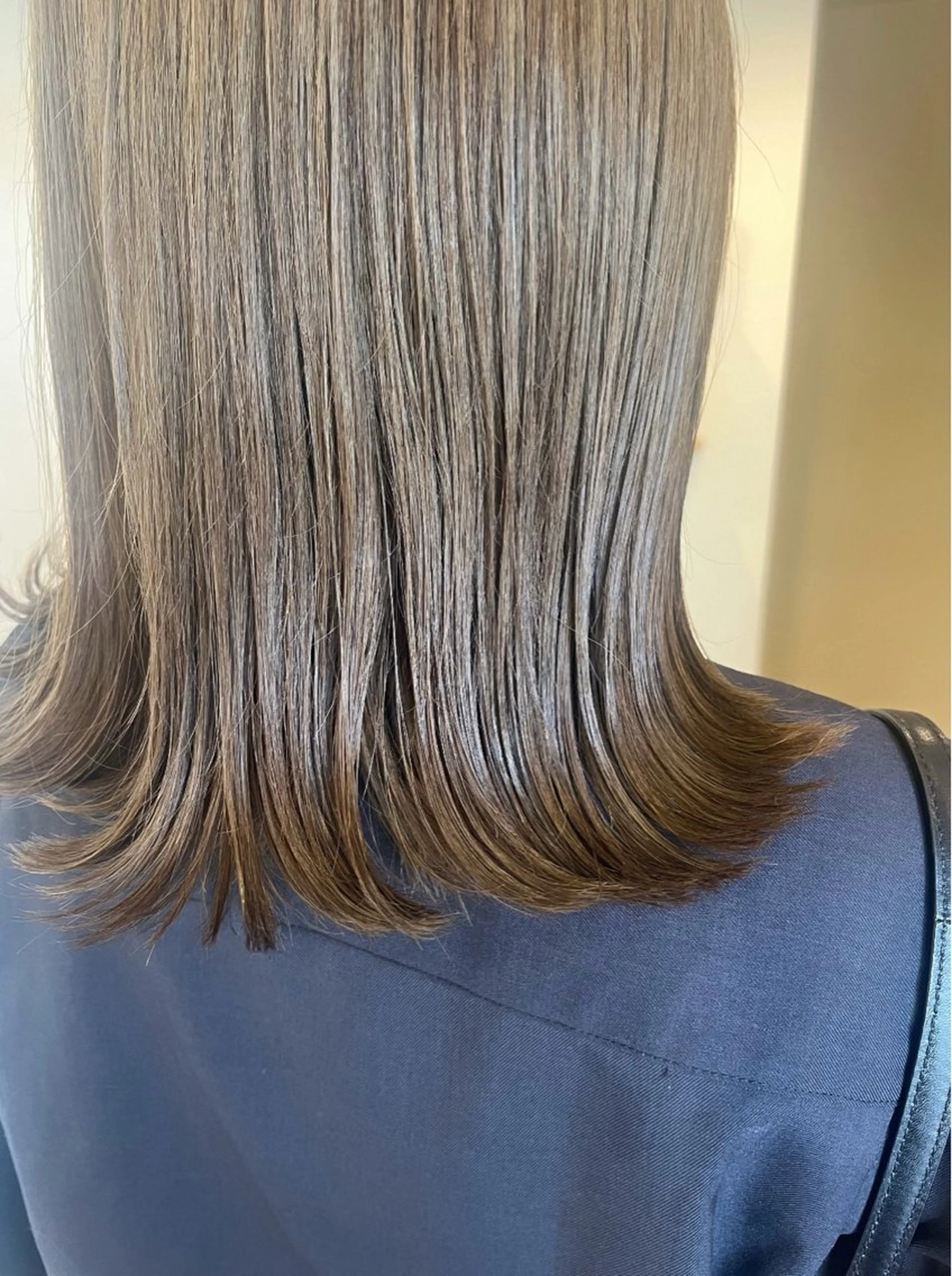 カラー 透明感カラー 新美 あかねのヘアスタイル