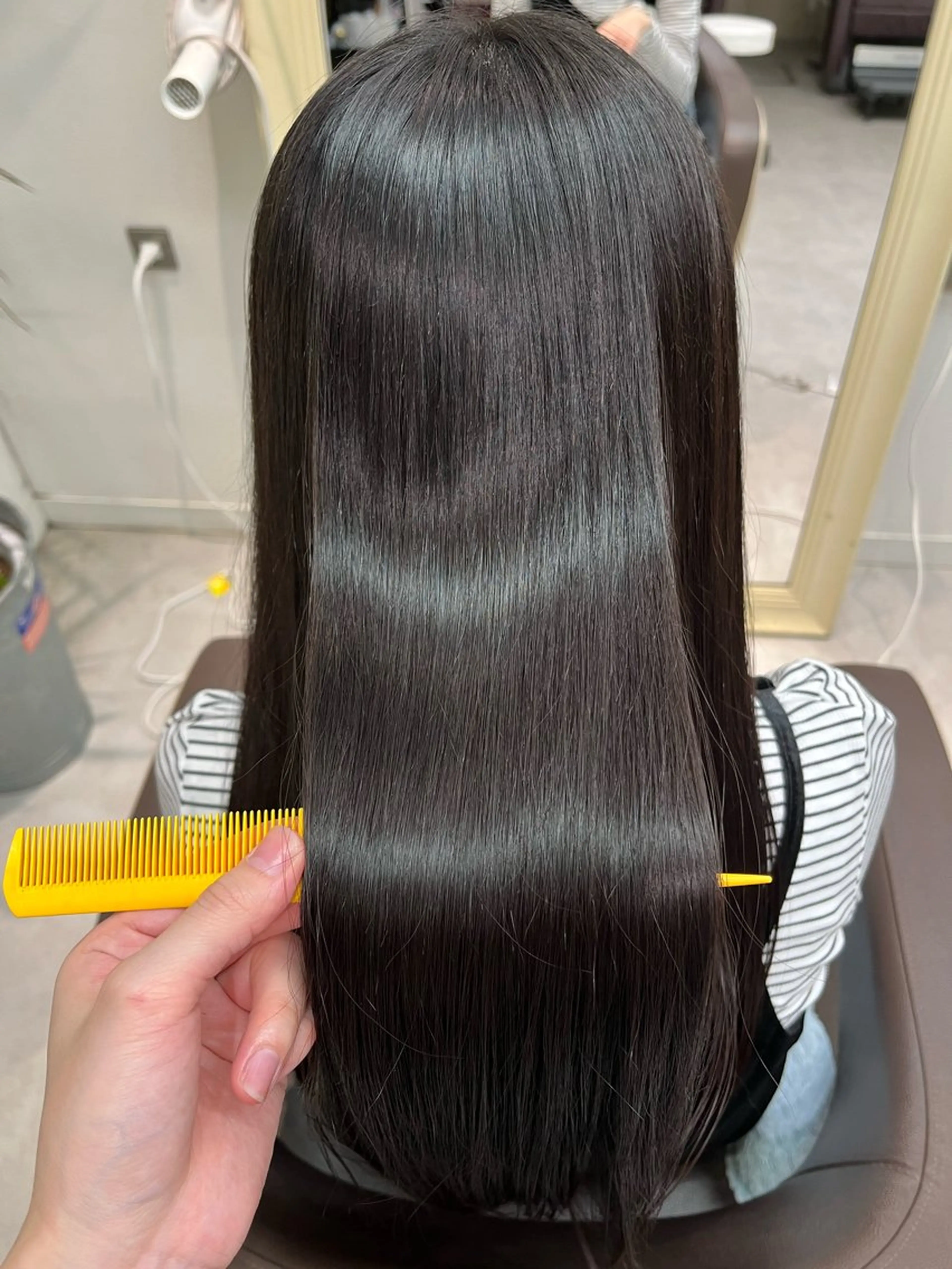 ロング ロング トリートメント omocha umiのヘアスタイル