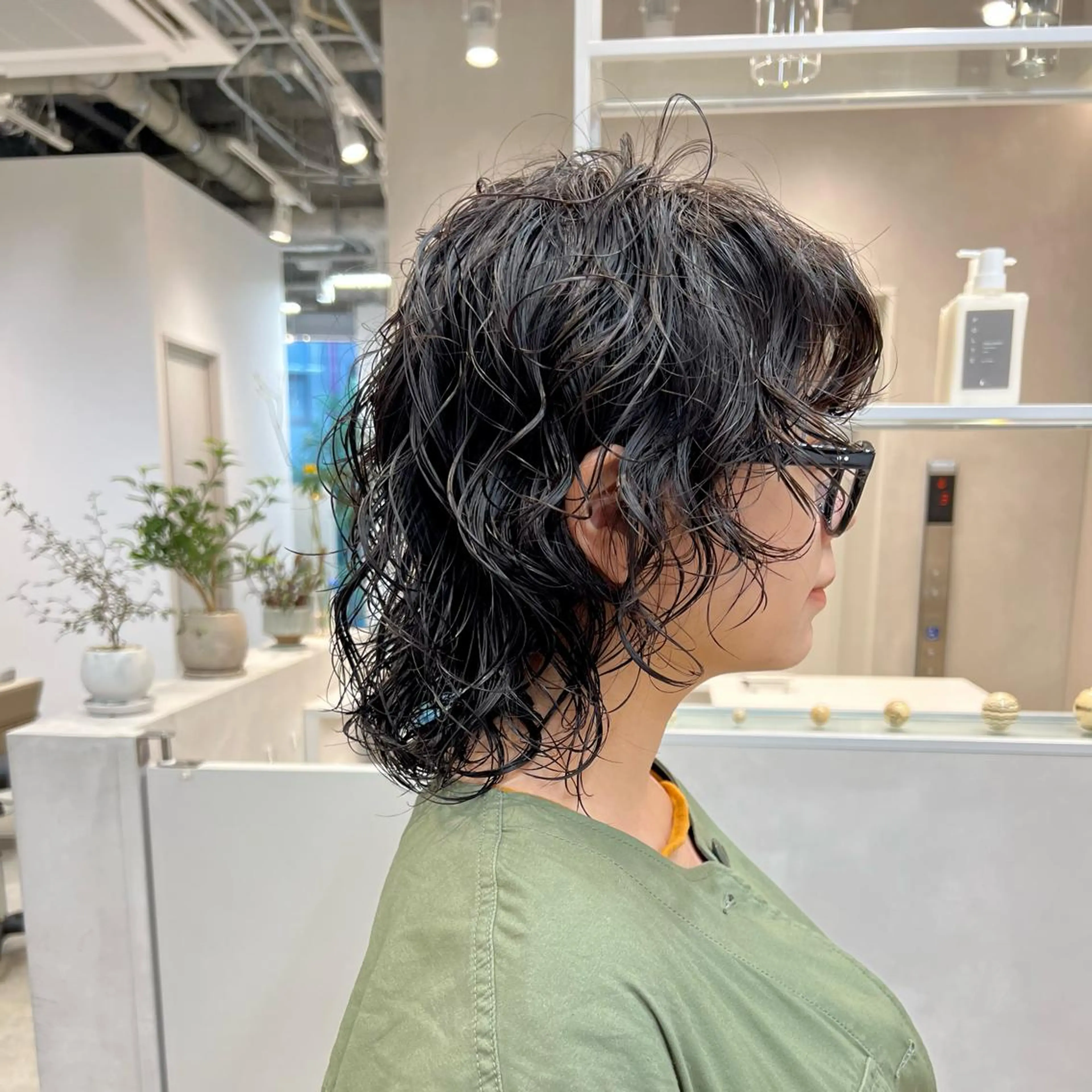 ミディアム パーマ ミディアムパーマ ボブ ハイライト 髪質改善 韓国風ヘア 【骨格診断カット】 .のヘアスタイル