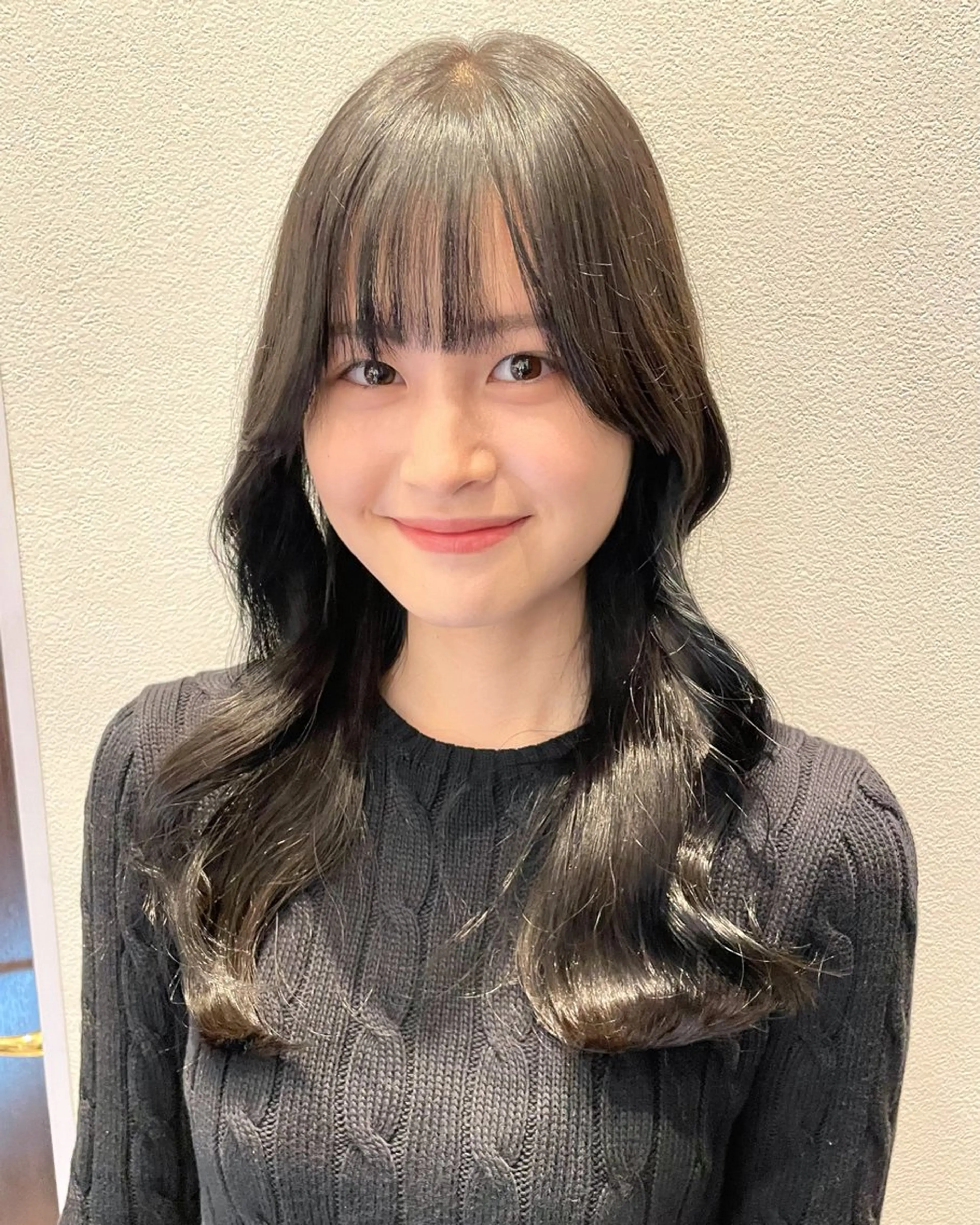 カラー 畑 麻依音のヘアスタイル