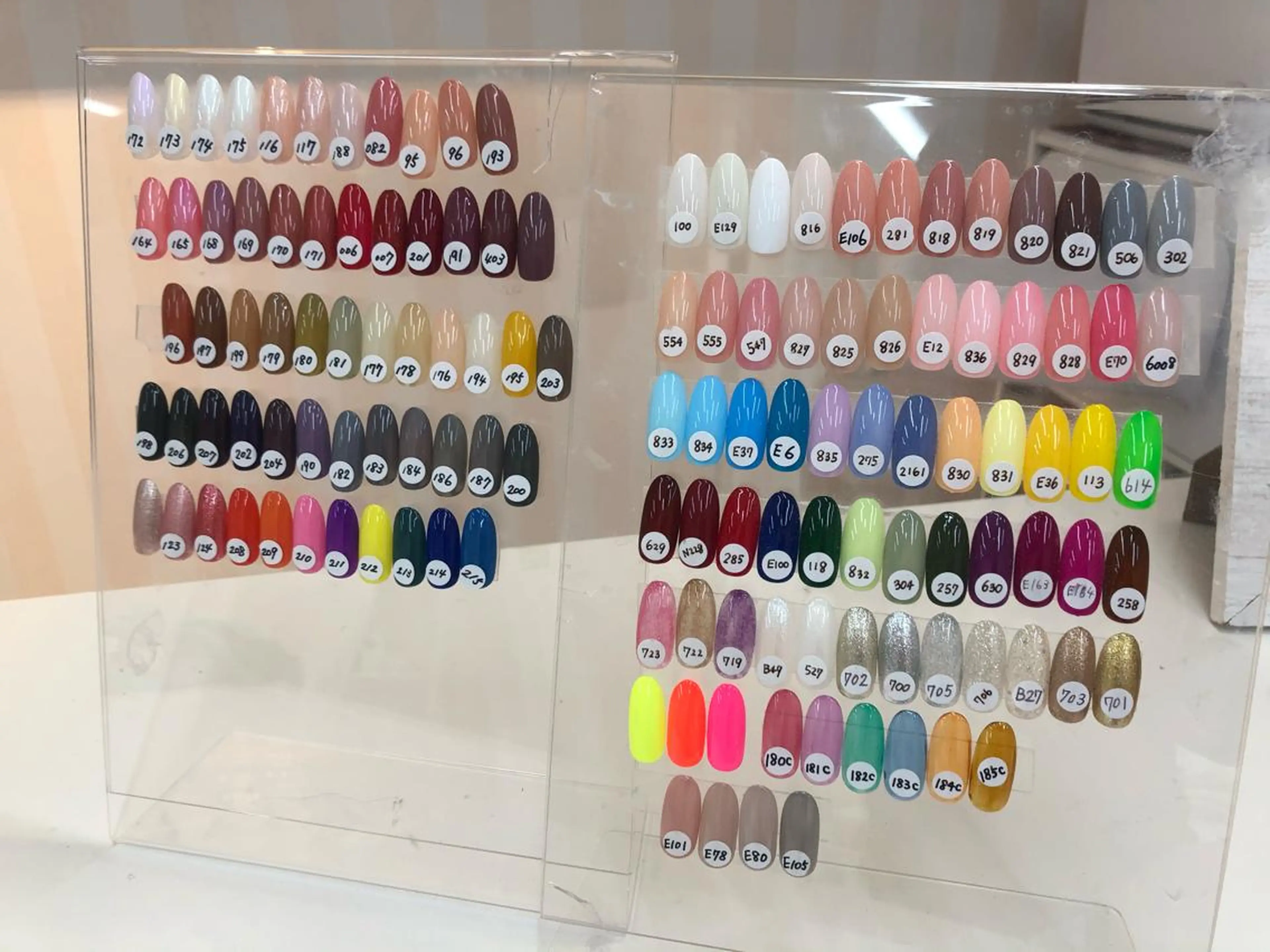 ジェルネイル パラジェルワンカラー.グラデーション.フレンチの写真