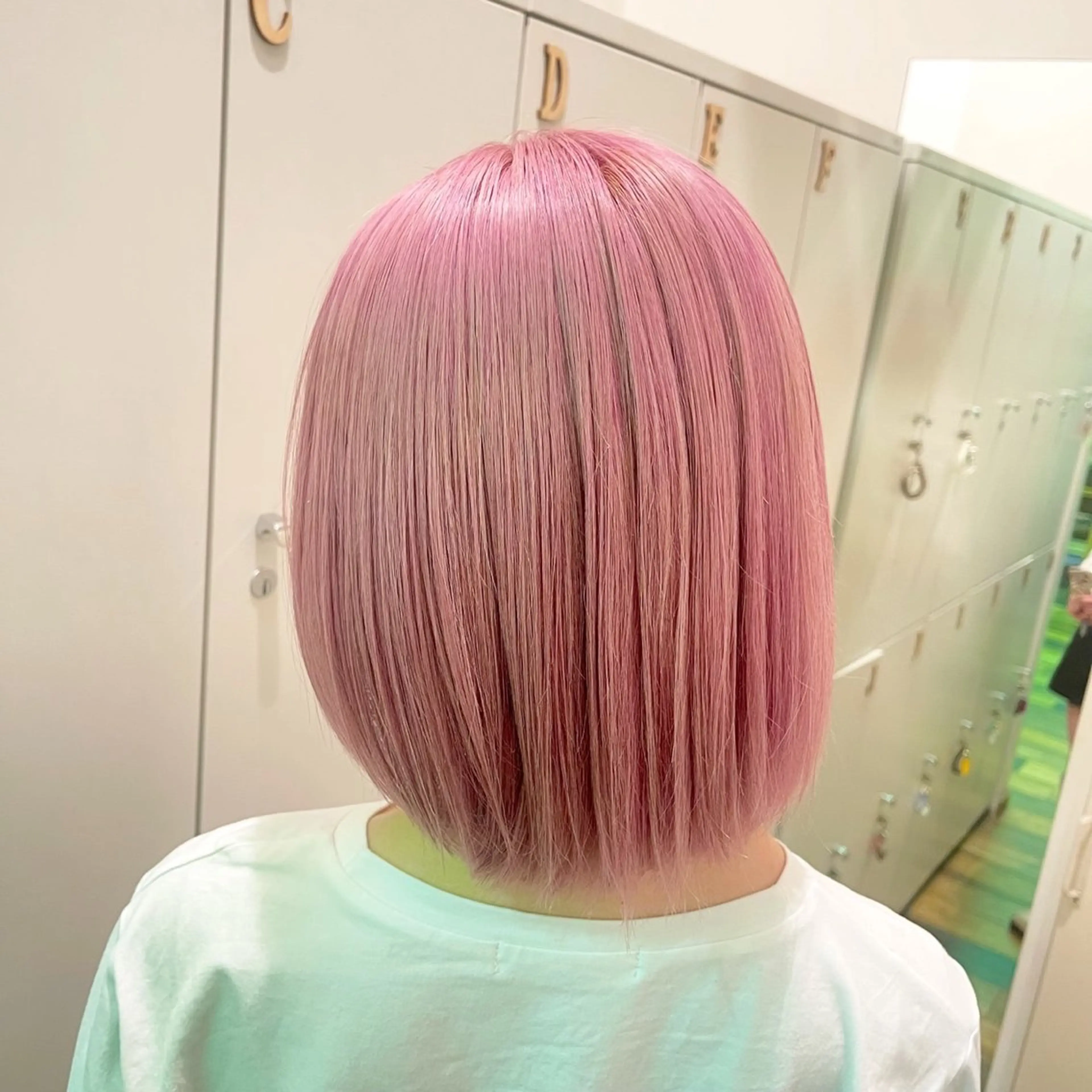 ミディアム カラー ヘアカラー エクステ/ハイトーン /レイヤーカットのヘアスタイル