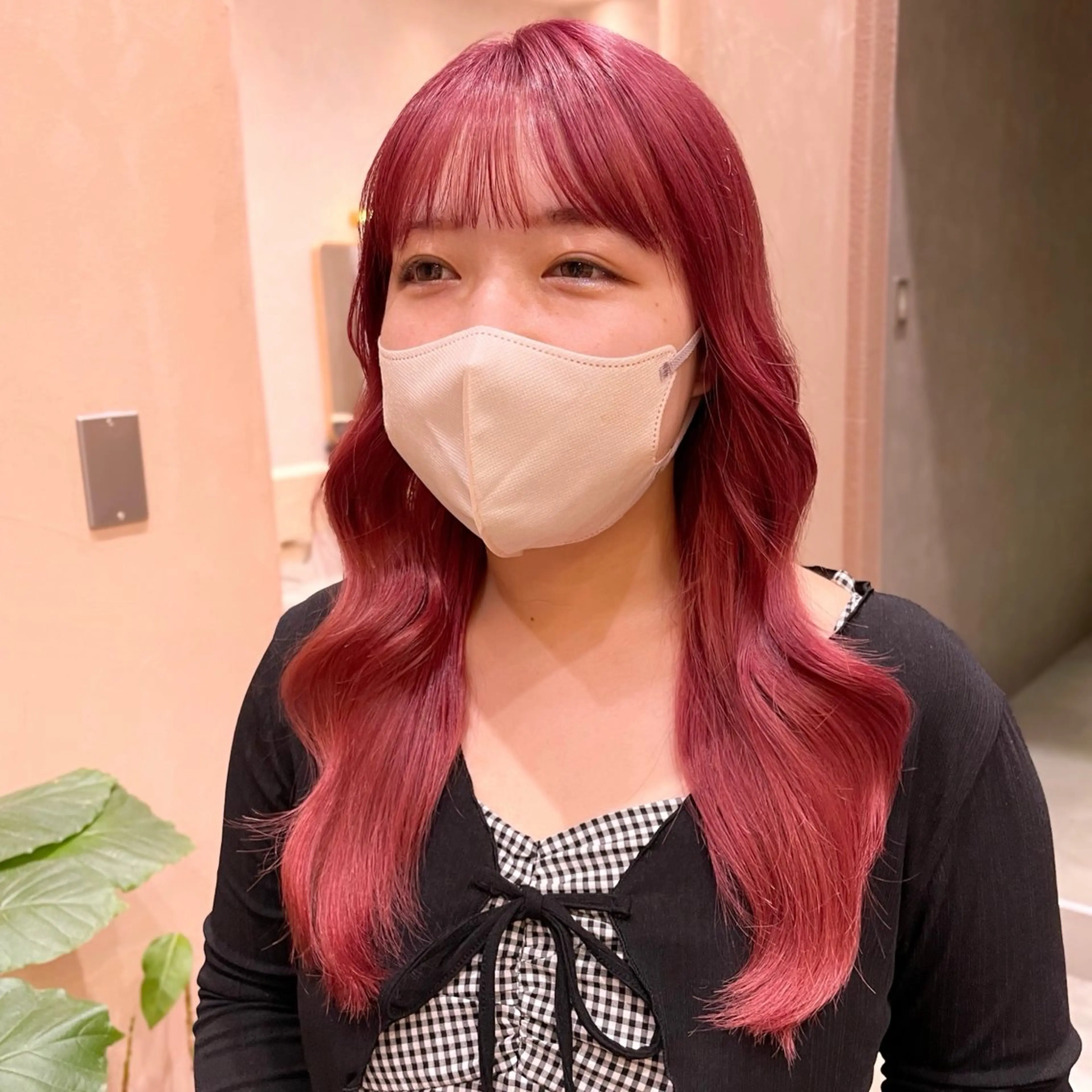 ロング カラー ブリーチ 透明感カラー ピンクカラー レイヤー/柔らか 透明感カラー/ゆきなのヘアスタイル