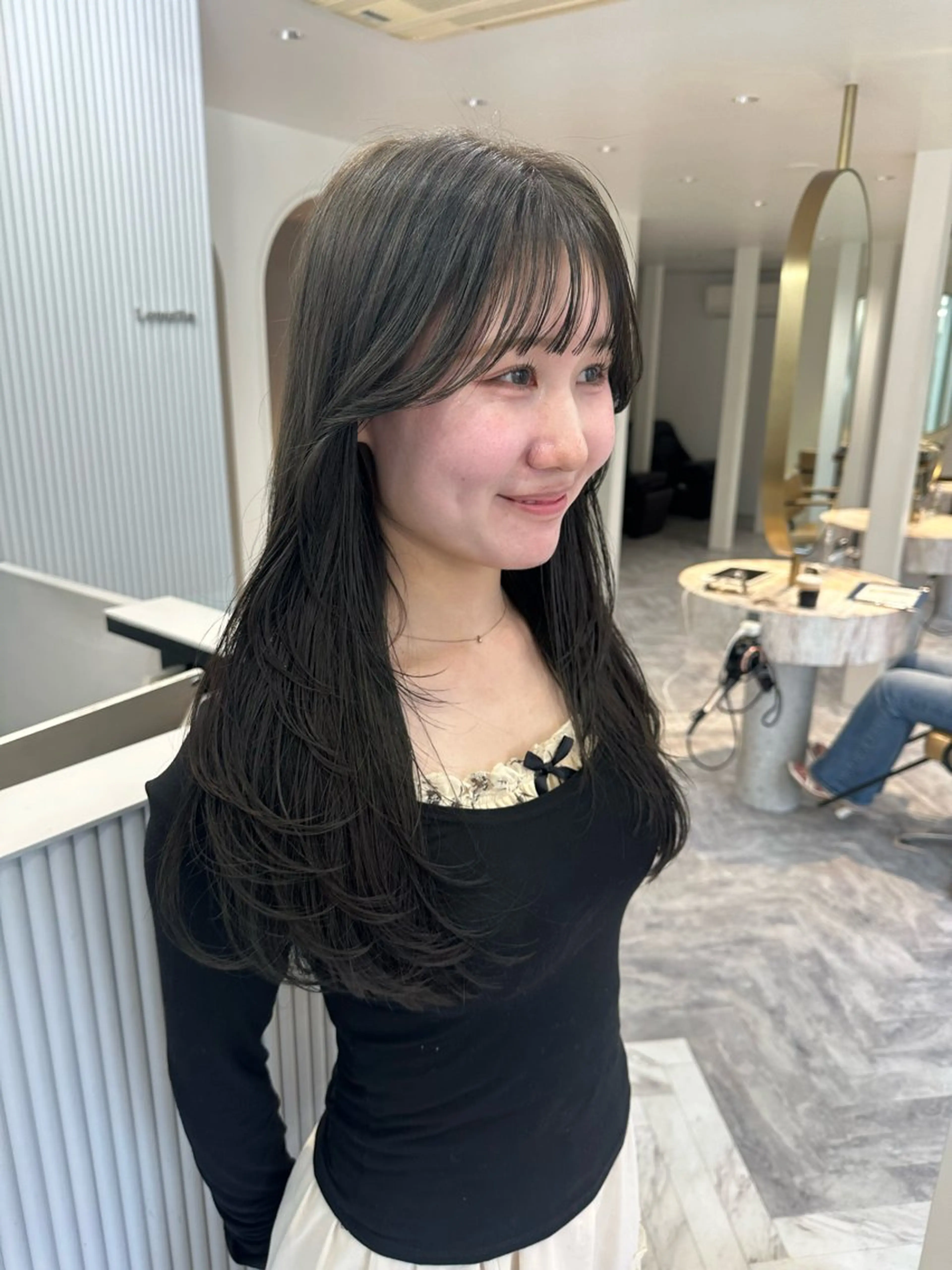 ロング カラー グレージュ オリーブグレージュ オリーブグレー レイヤーカット カット ヘアカラー トリートメント REINA☁️透明感 カラー/ぷつっと♡のヘアスタイル