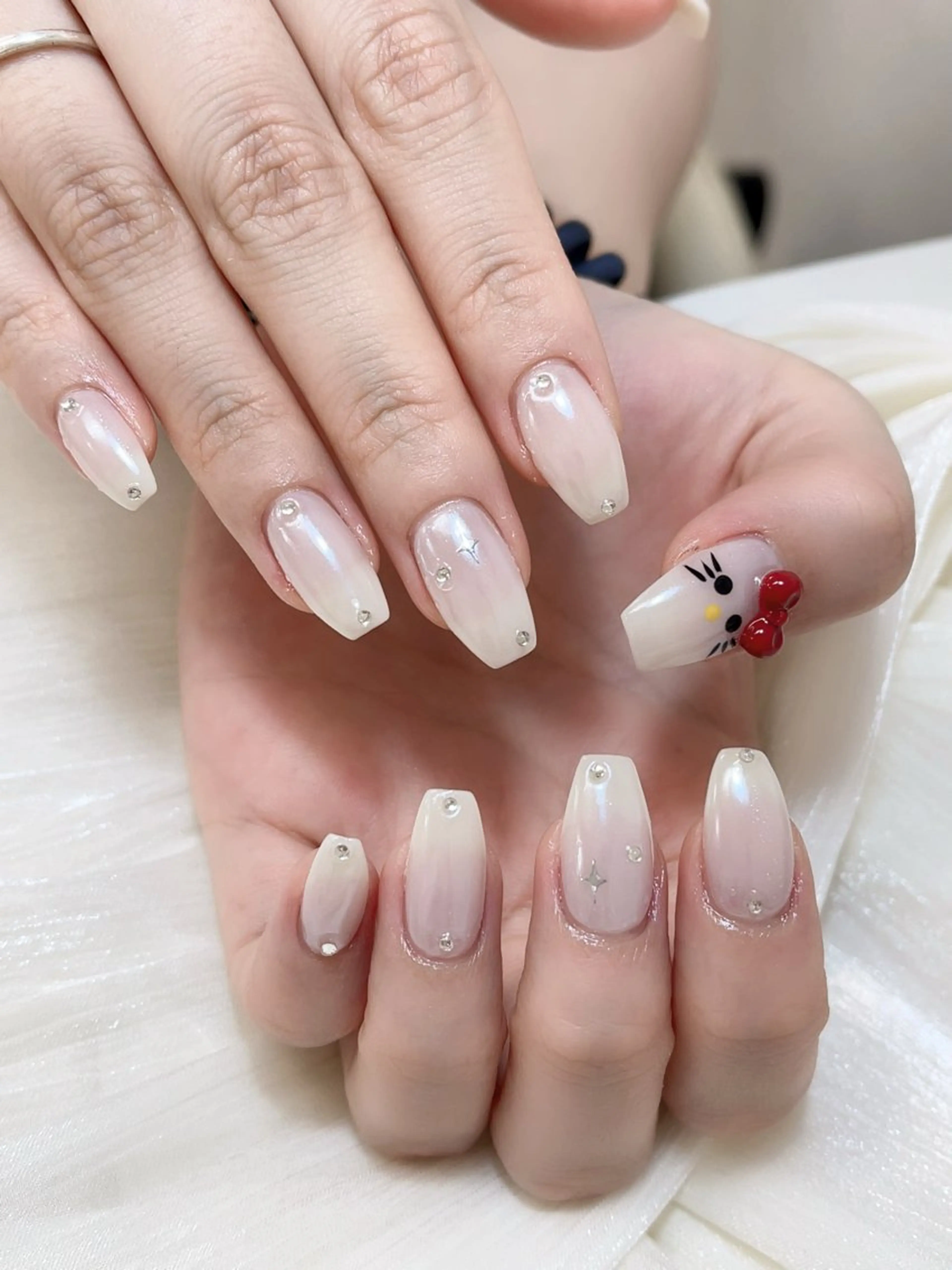 ネイル チークネイル フレンチネイル グラデーション キラキラネイル 韓国ネイル ハンドネイル DUO   MI nail salonのネイルデザイン