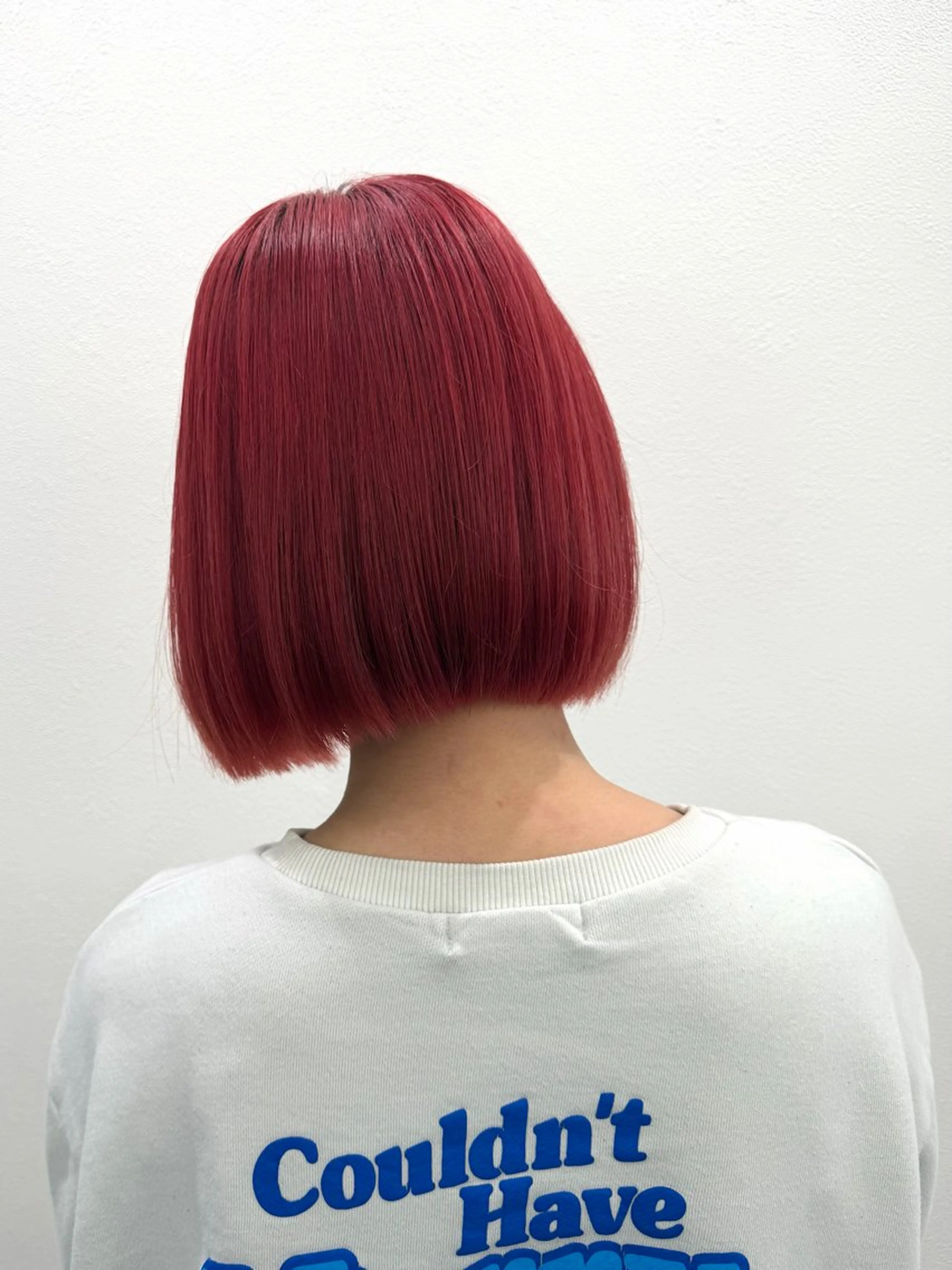 ショート カラー ブリーチ レッドカラー ヘアカラー ハイトーン🪼派手髪 mahoのヘアスタイル