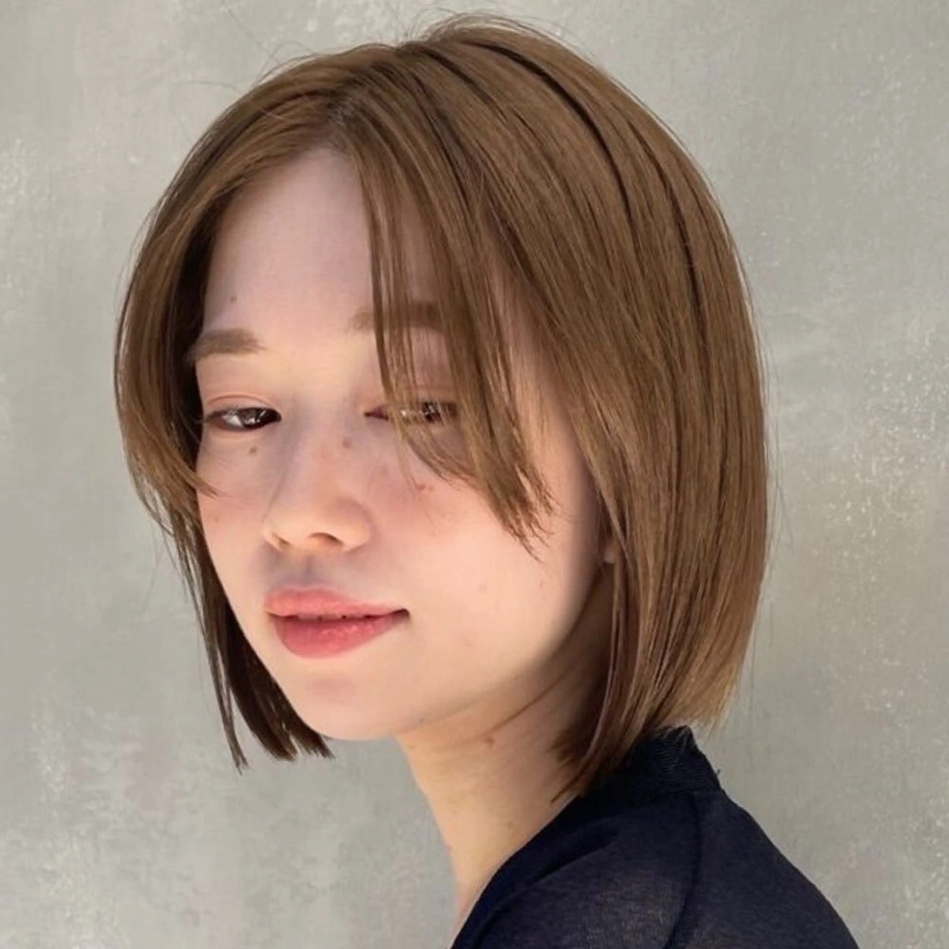 ミディアム 学生 韓国風ヘア おくれ毛 小顔カット CITY.所属・早藤 芙麗有のヘアスタイル