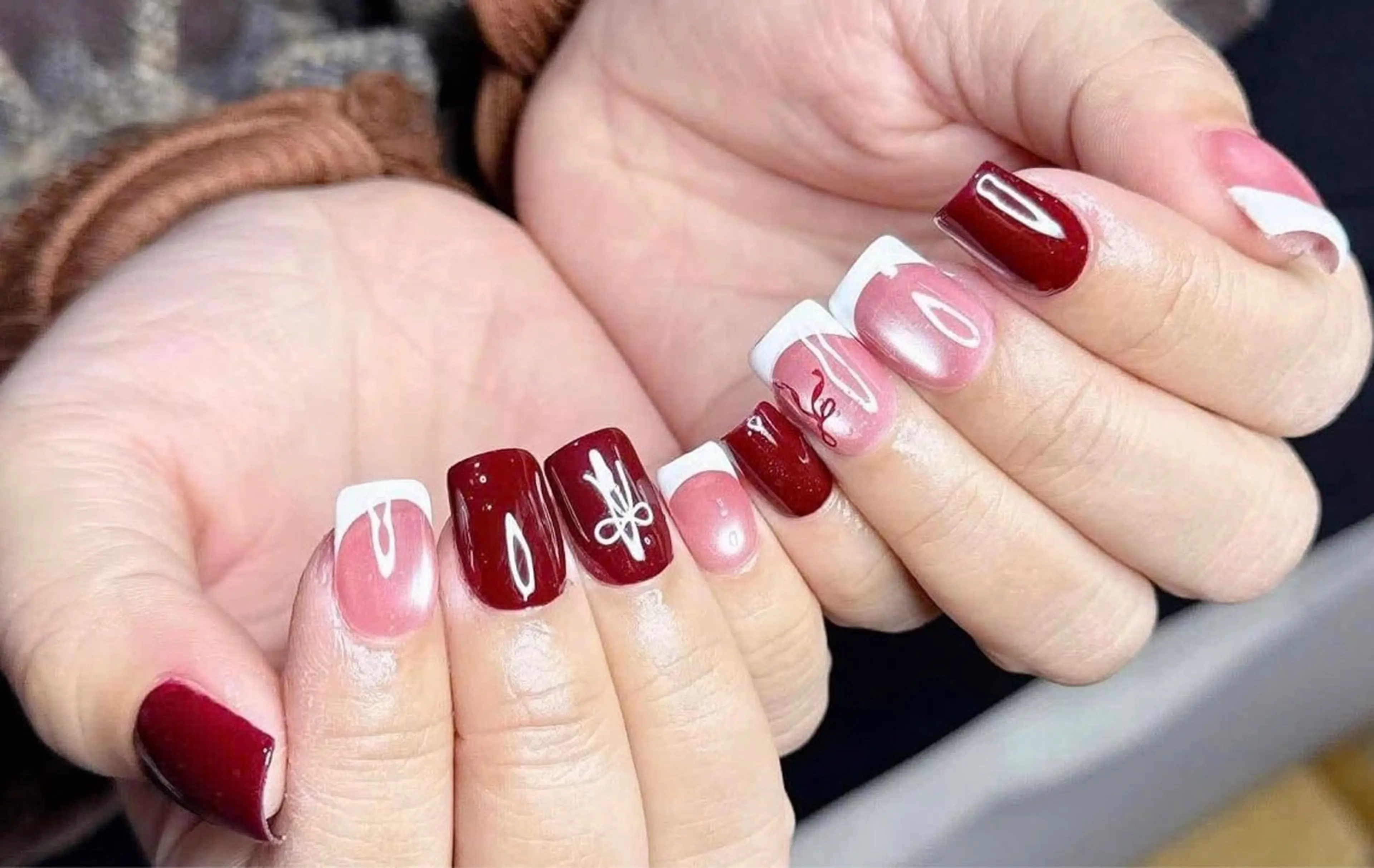 ネイル フレンチネイル ジェルネイル ガラスフレンチ 韓国ネイル マグネットネイル ハンドネイル Minette Nailのネイルデザイン